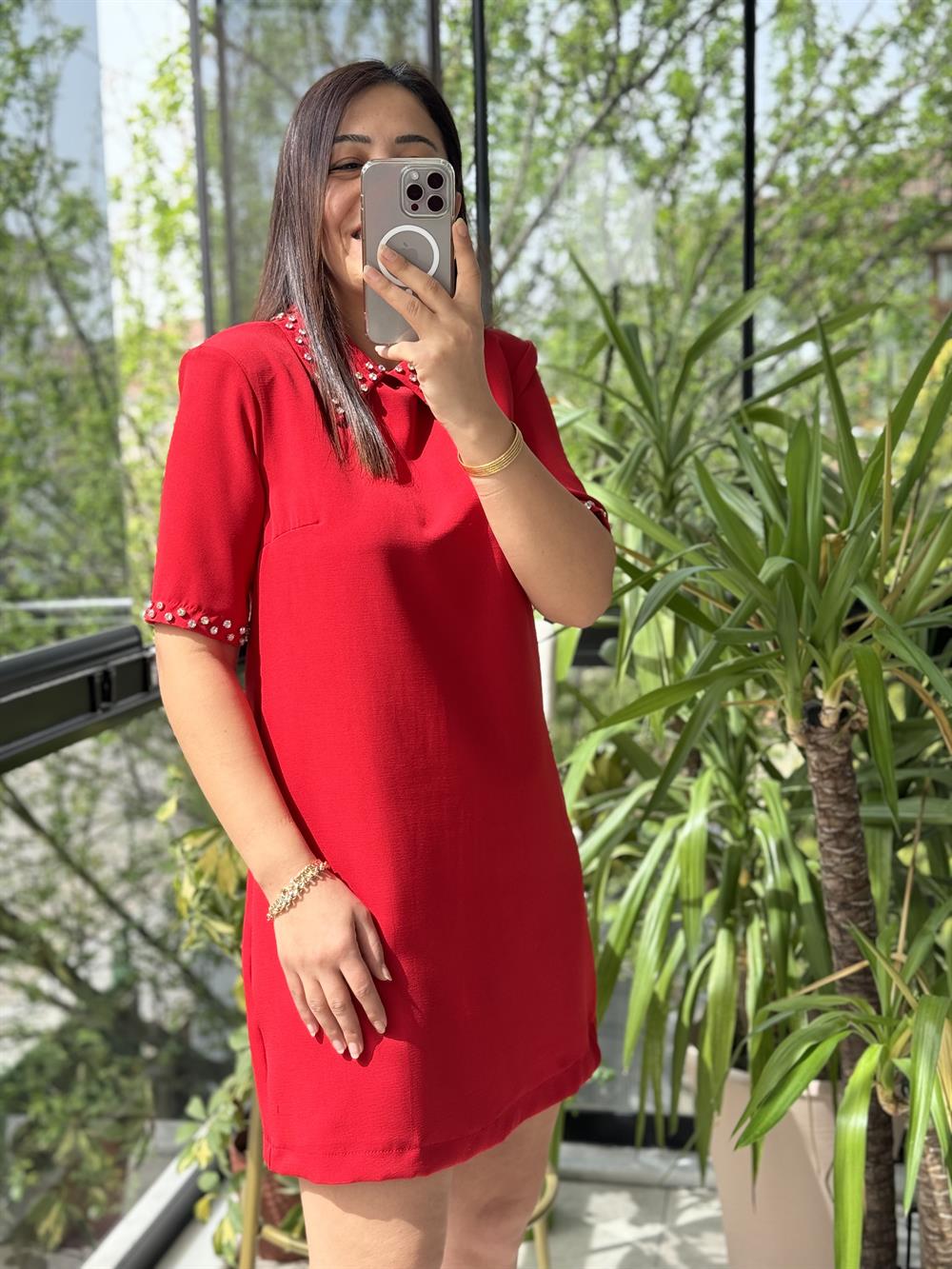 Yaka Taşlı Elbise Kırmızı