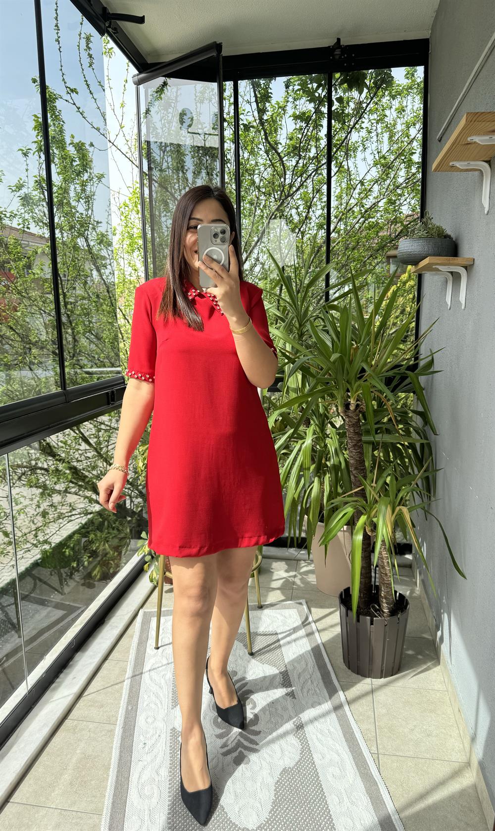Yaka Taşlı Elbise Kırmızı