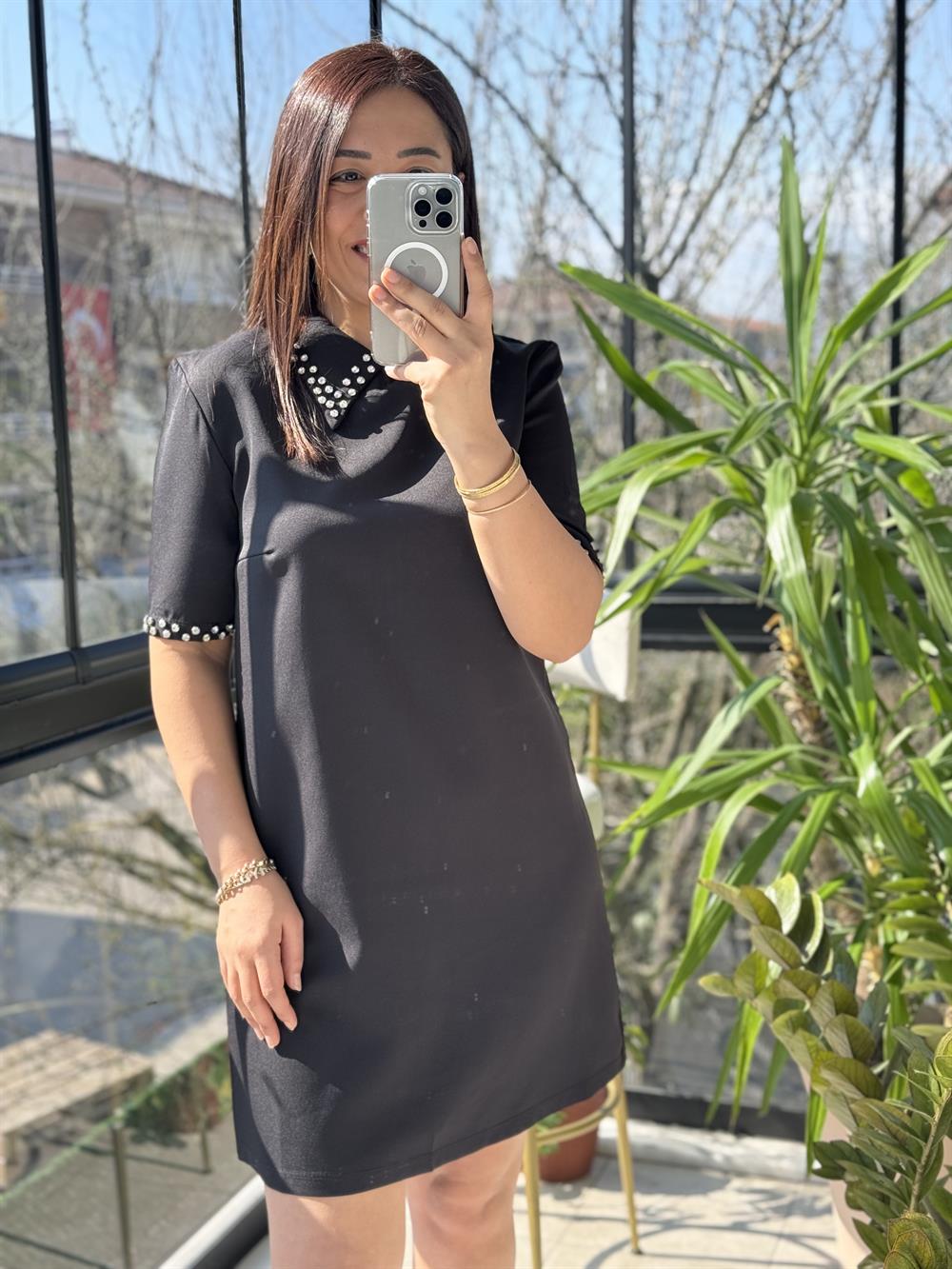 Yaka Taşlı Elbise Siyah