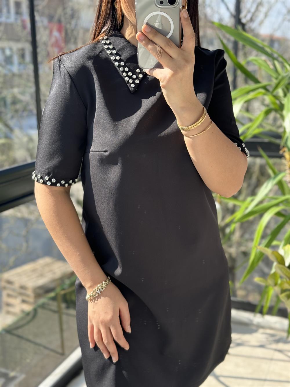 Yaka Taşlı Elbise Siyah