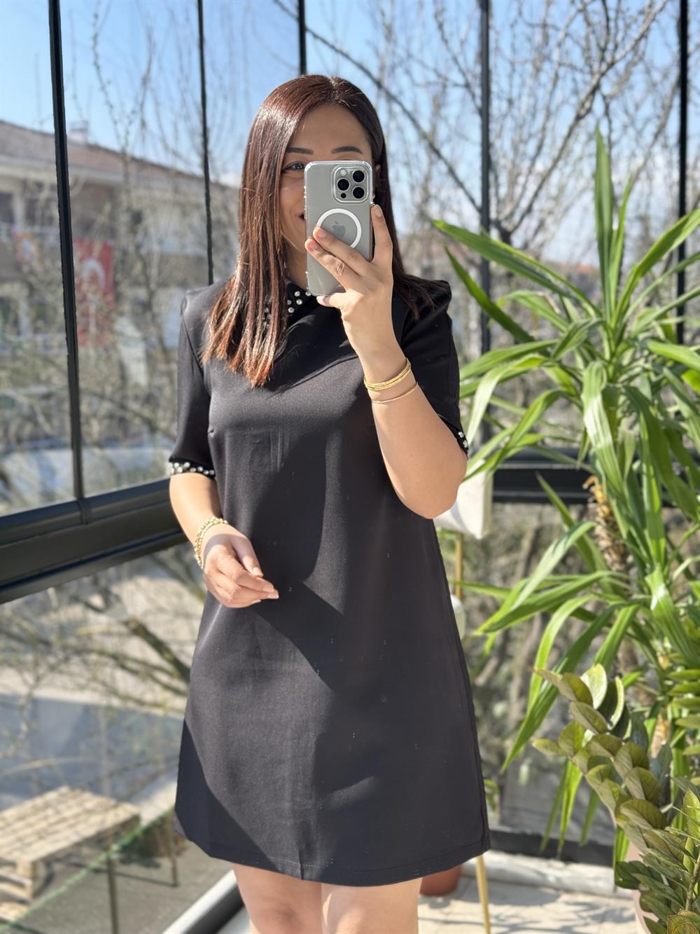 Yaka Taşlı Elbise Siyah