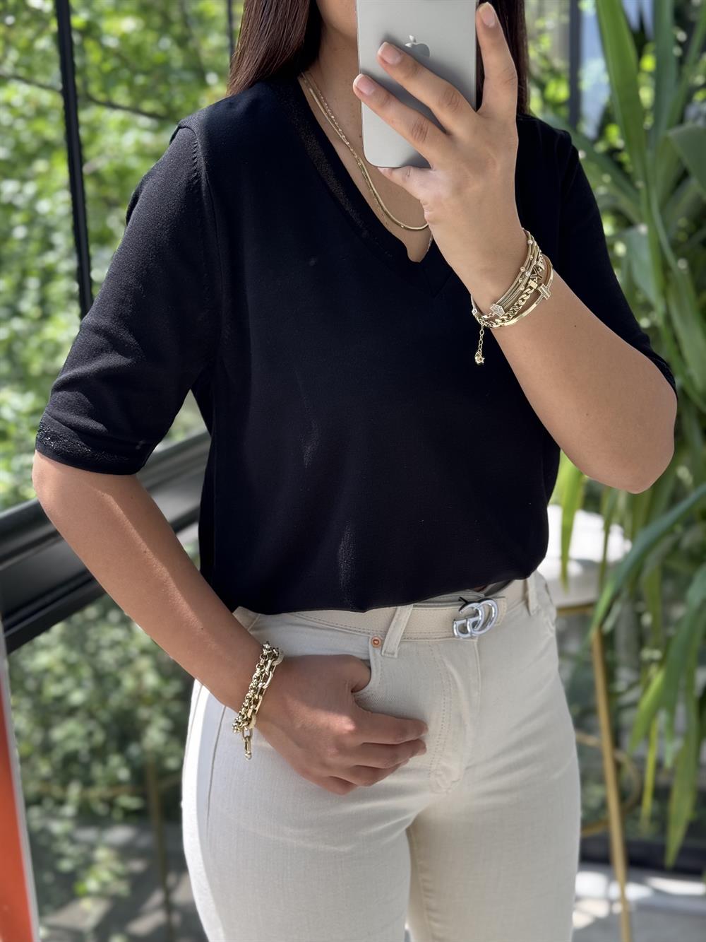 Yaka Ve Kol Özel Aksesuarlı Triko Bluz Siyah