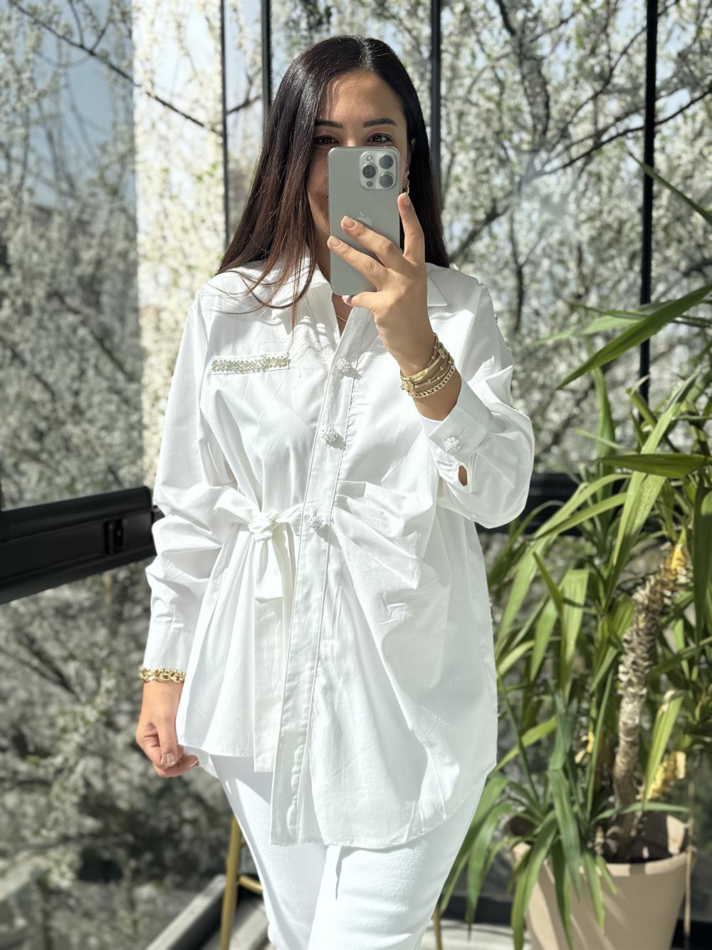 Yanı Bağlamalı ve Pileli Gömlek Beyaz