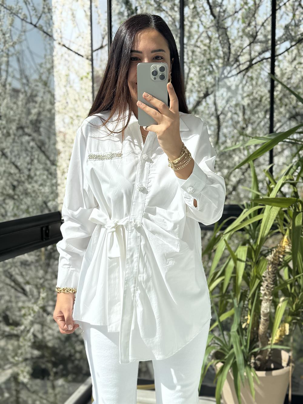 Yanı Bağlamalı ve Pileli Gömlek Beyaz