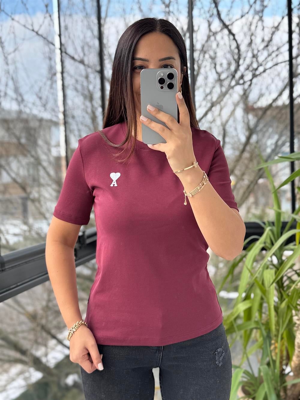 Yanı Kalp Nakışlı Tişört Bordo