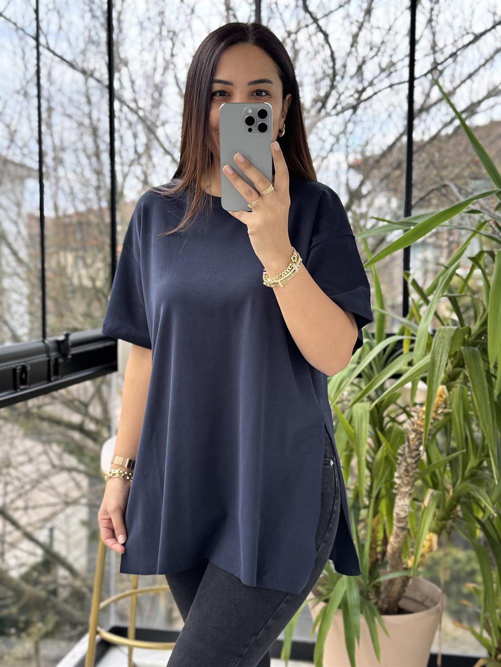 Yanları Yırtmaçlı Basic Tişört Lacivert