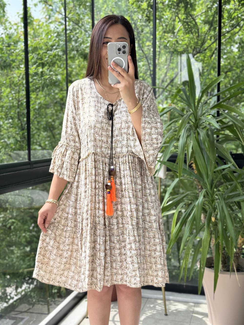 Yaprak Desen Kısa Elbise Krem