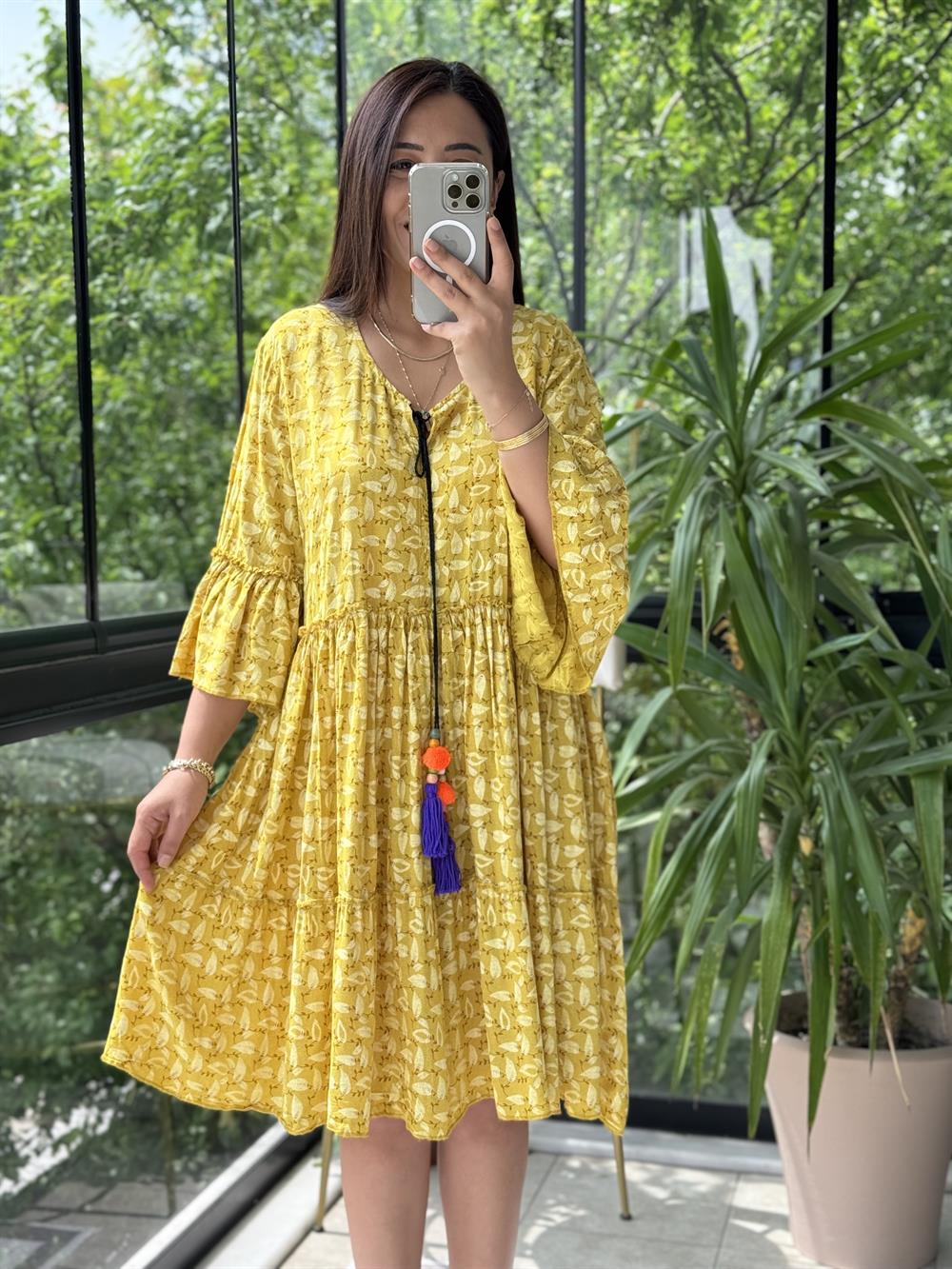 Yaprak Desen Kısa Elbise Sarı