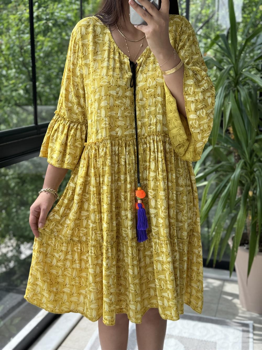 Yaprak Desen Kısa Elbise Sarı