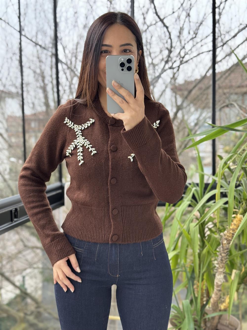 Yaprak Taşlı Hırka Kahve