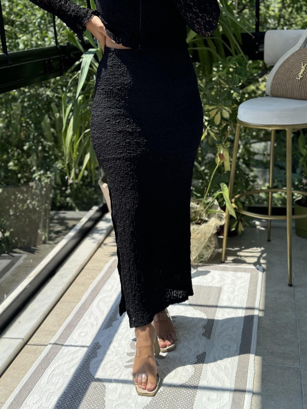 Yırtmaçlı Uzun Dantel Etek Siyah