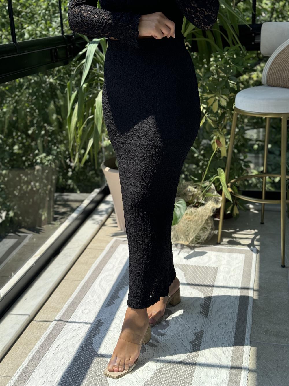 Yırtmaçlı Uzun Dantel Etek Siyah