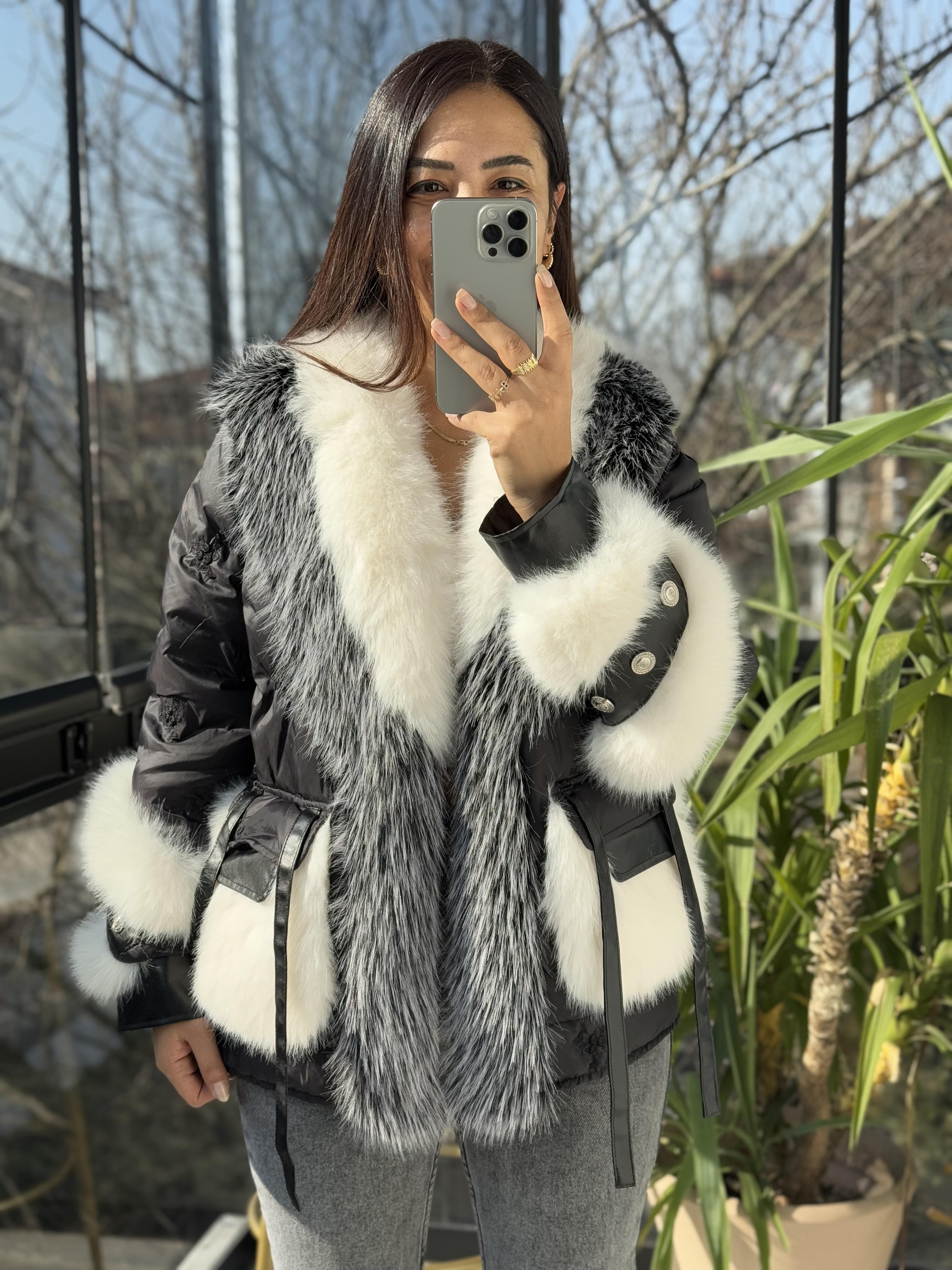  İthal Nakışlı Kürklü Şişme Mont Siyah