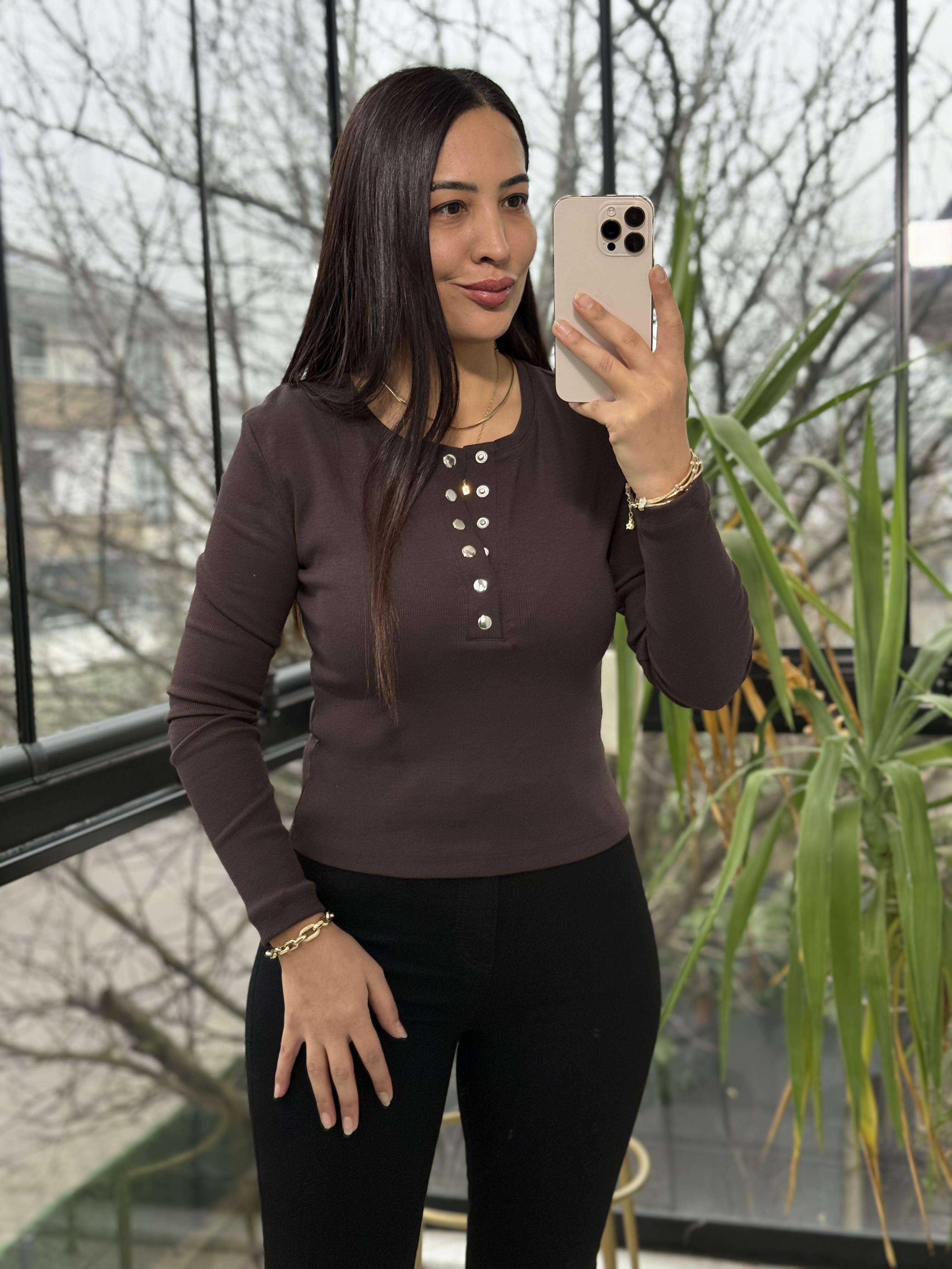 Yarım Çıtçıtlı Bluz Kahve