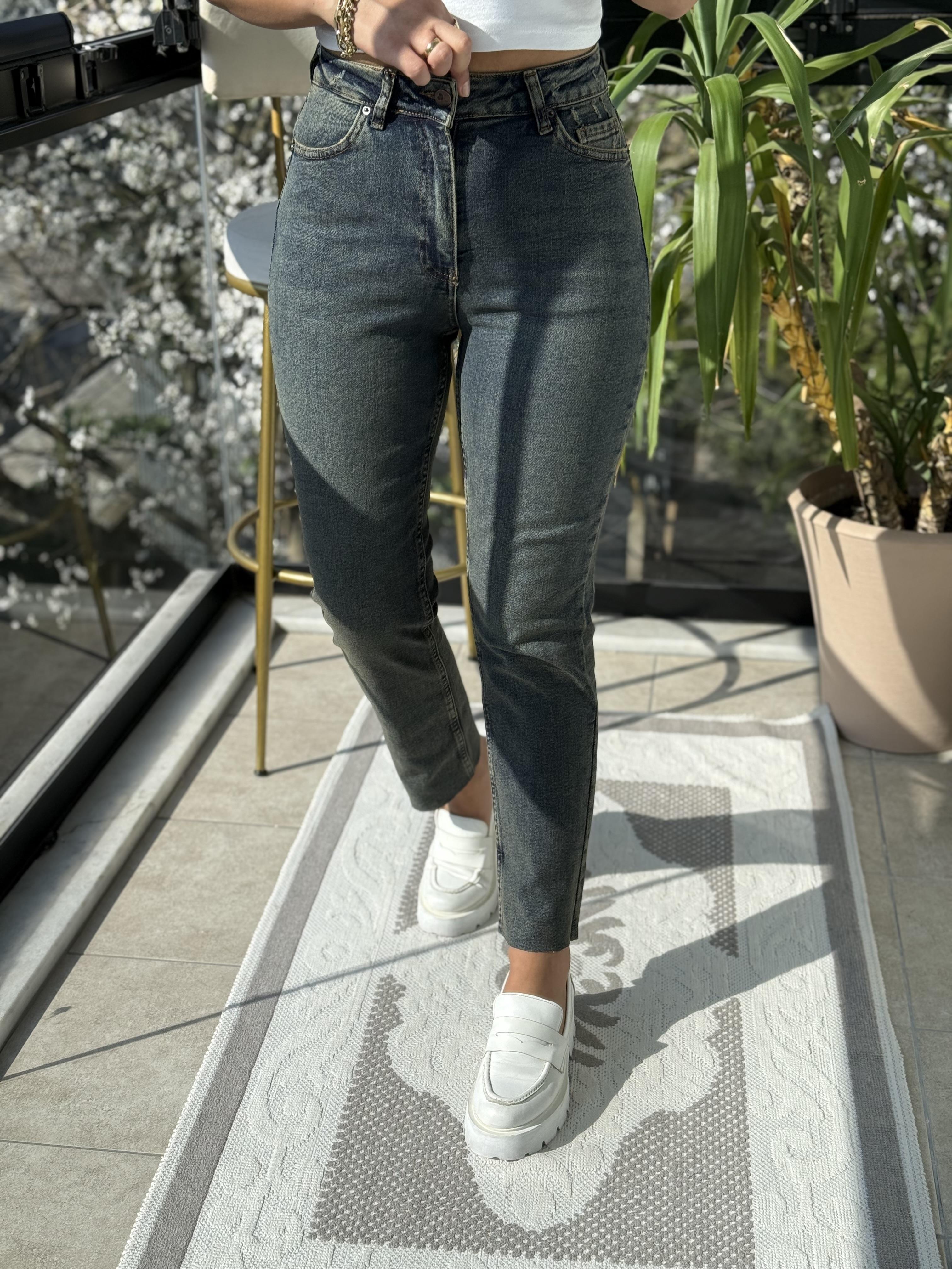 Premium Kalite Kesik Paça Jean Yeşil Yıkama