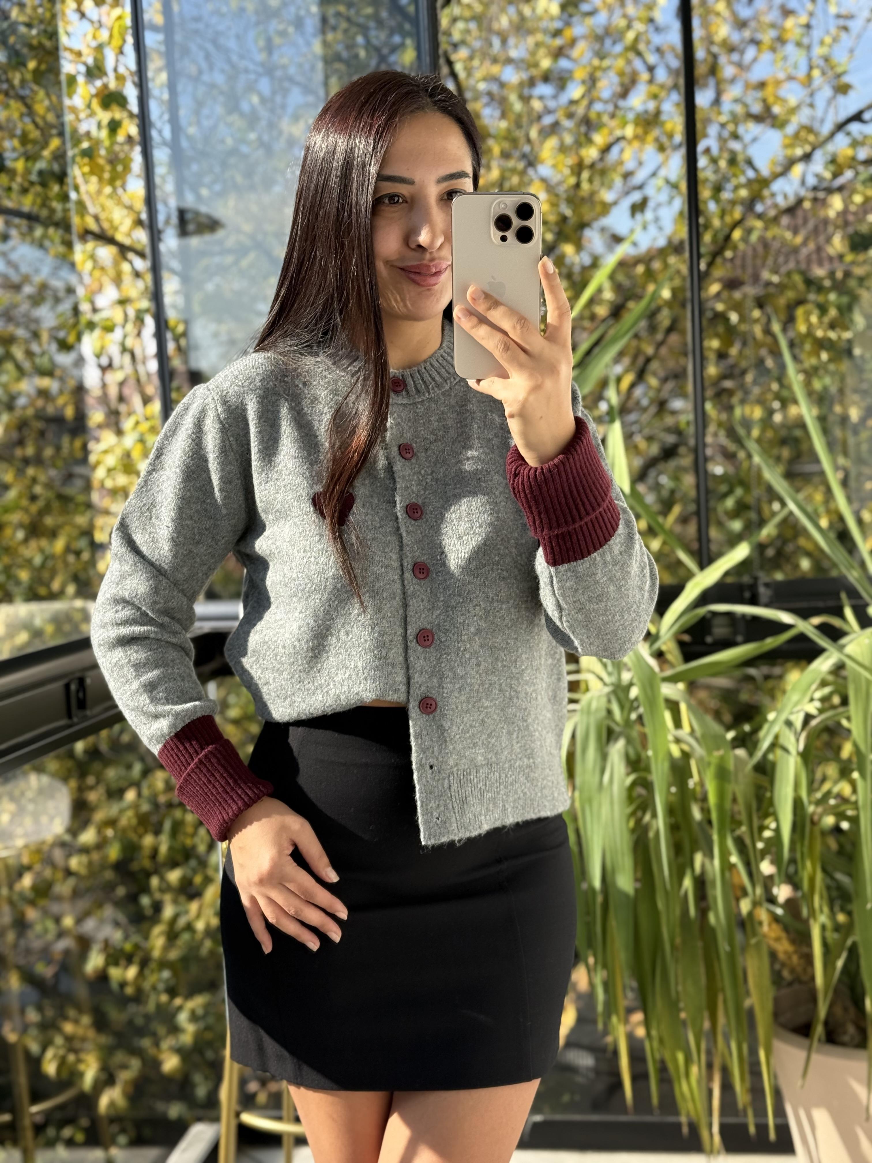 Kalp Nakışlı Renk Bloklu Hırka Gri