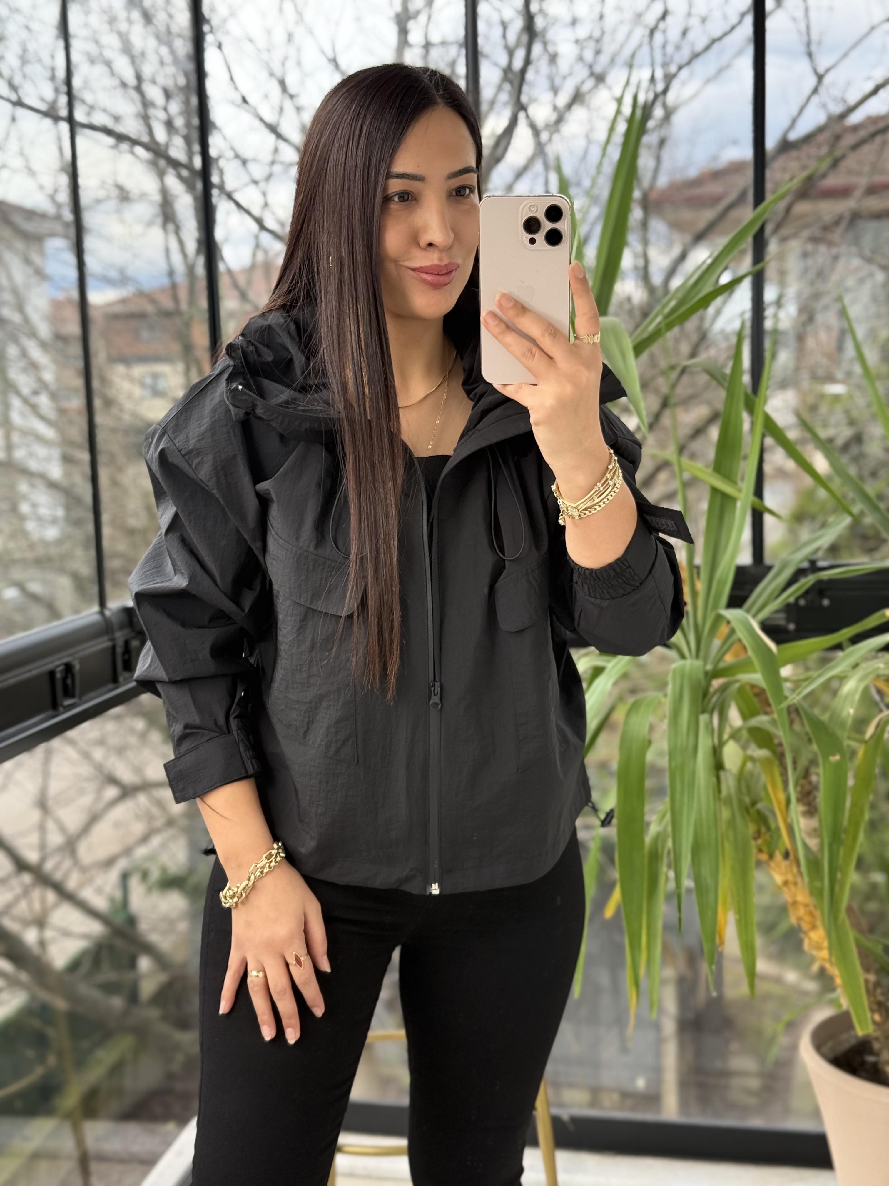 Yakası Büzgülü Yağmurluk Siyah