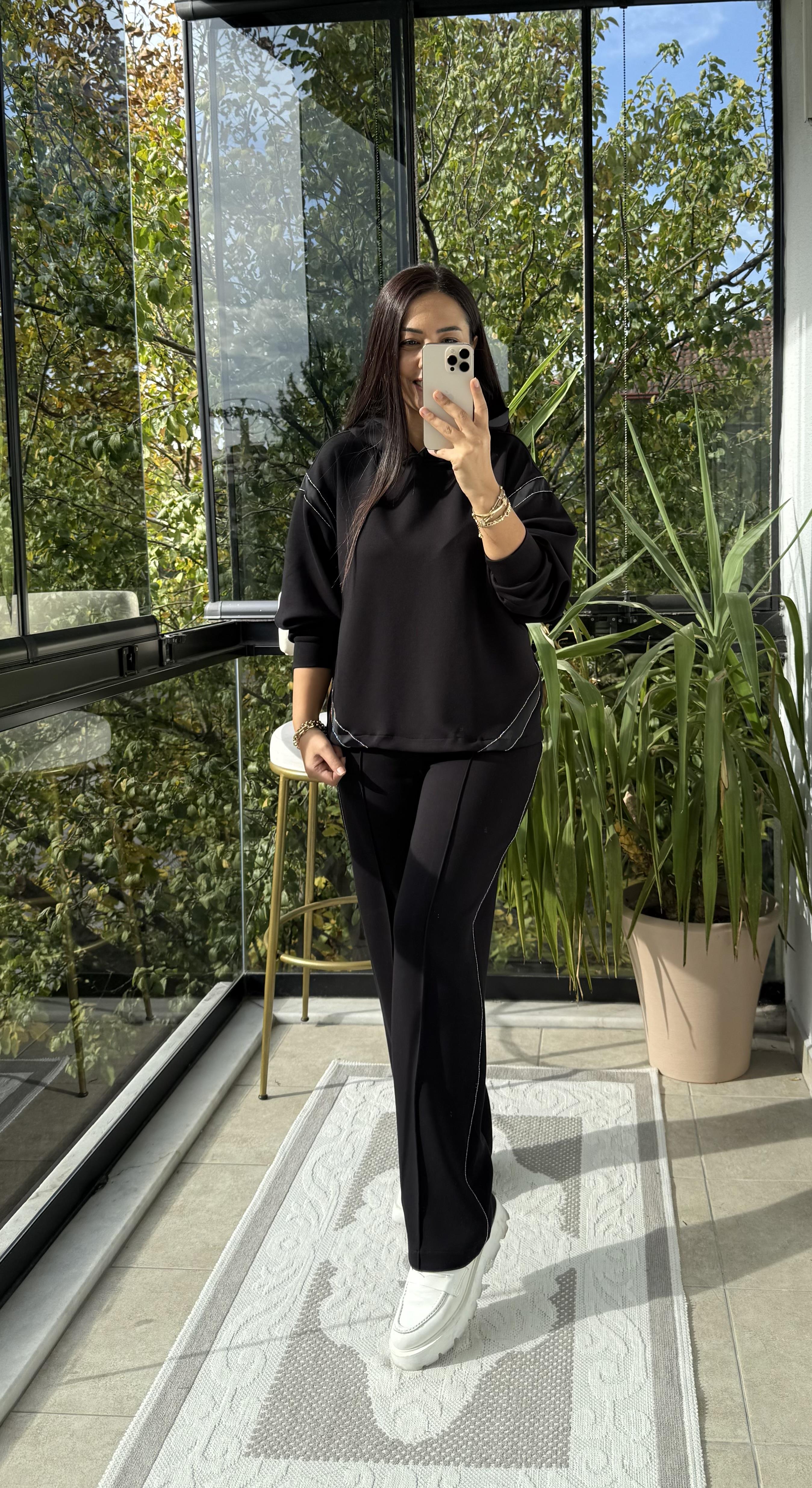 Taşlı Şeritli Takım Siyah