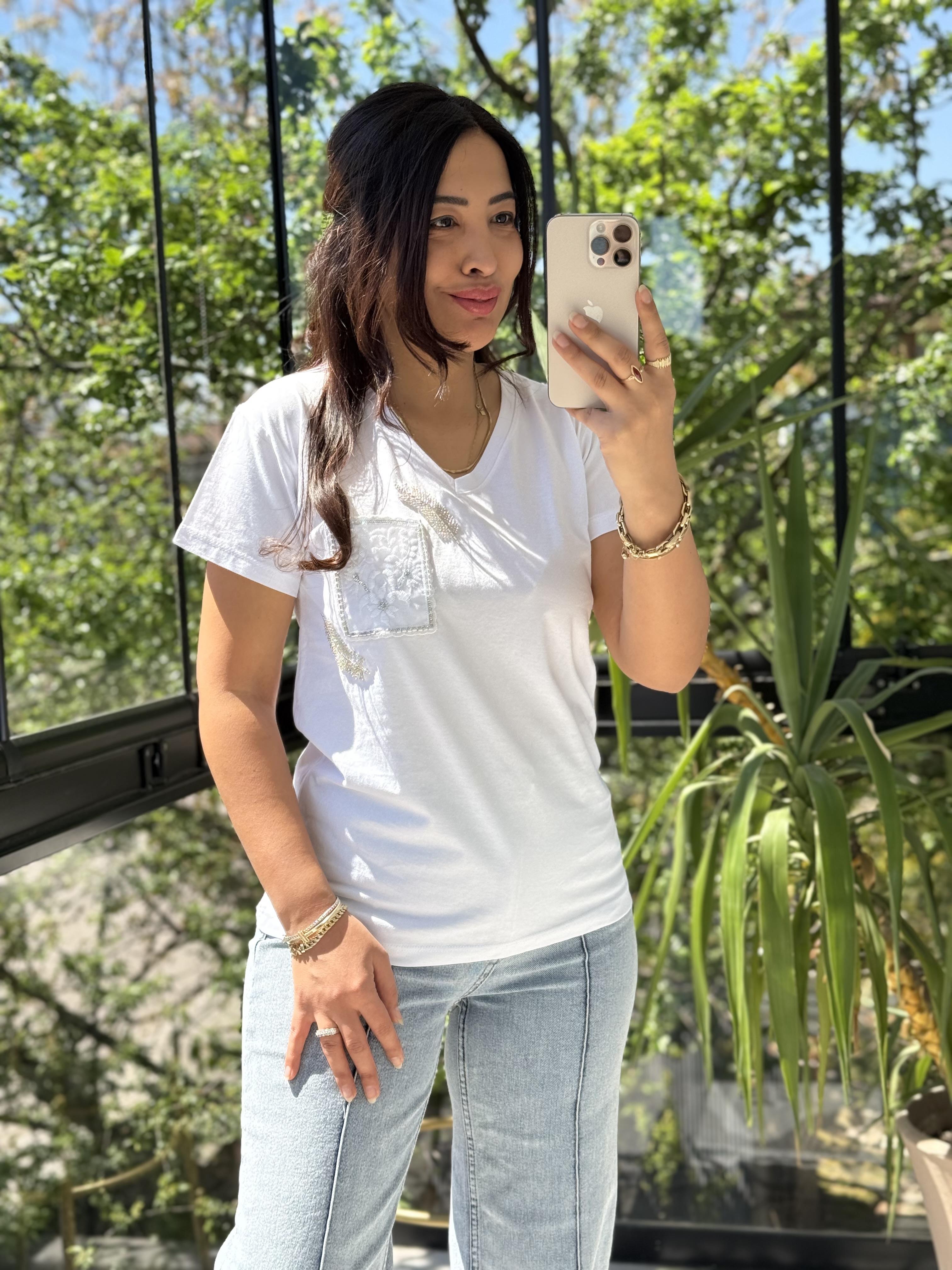 Başak Cep Detaylı Tişört Beyaz