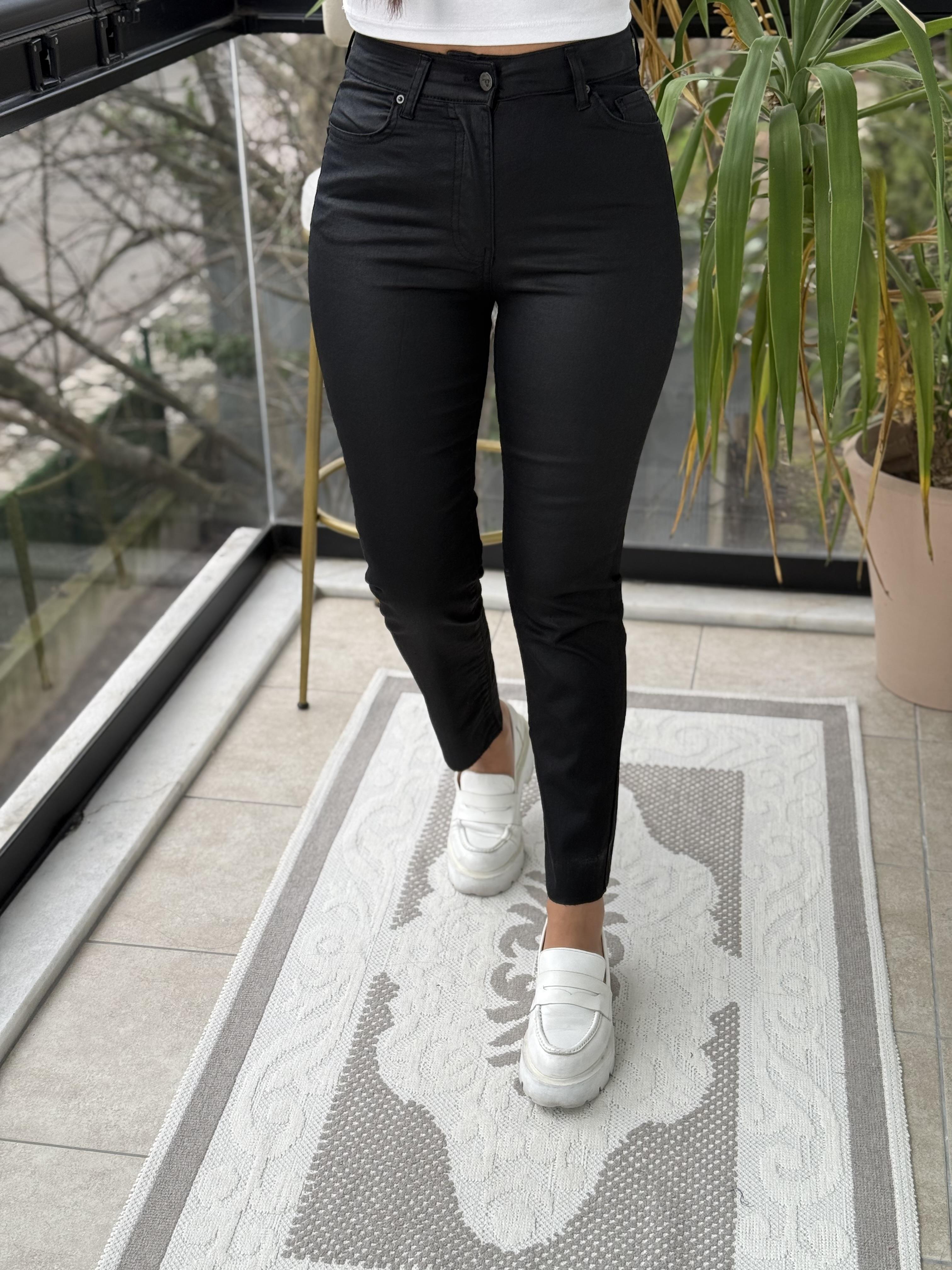 Deri Mum Kaplama Kesik Paça Jean Siyah