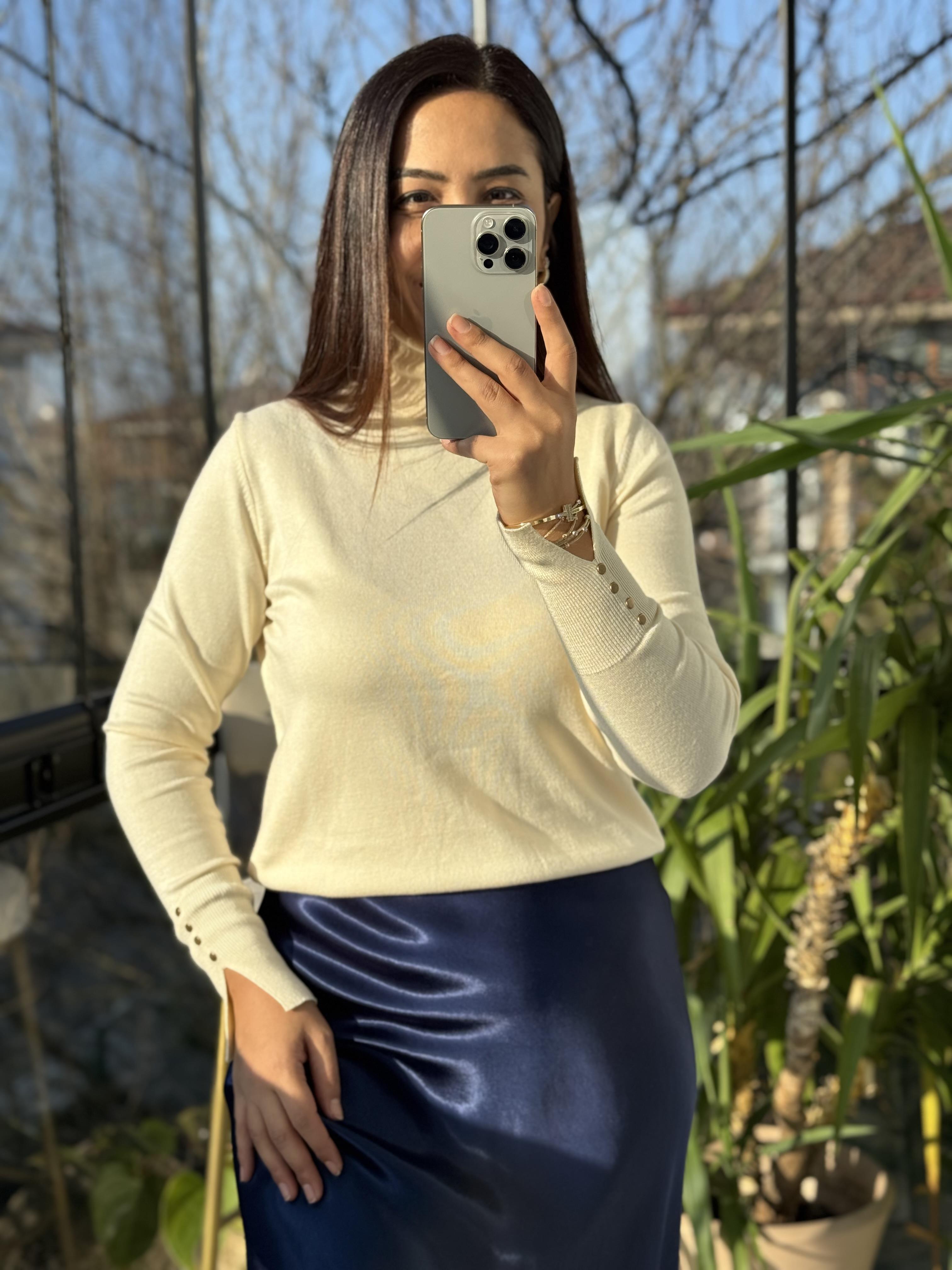 Balıkçı Yaka Manşetli Çıtçıtlı Kazak Krem