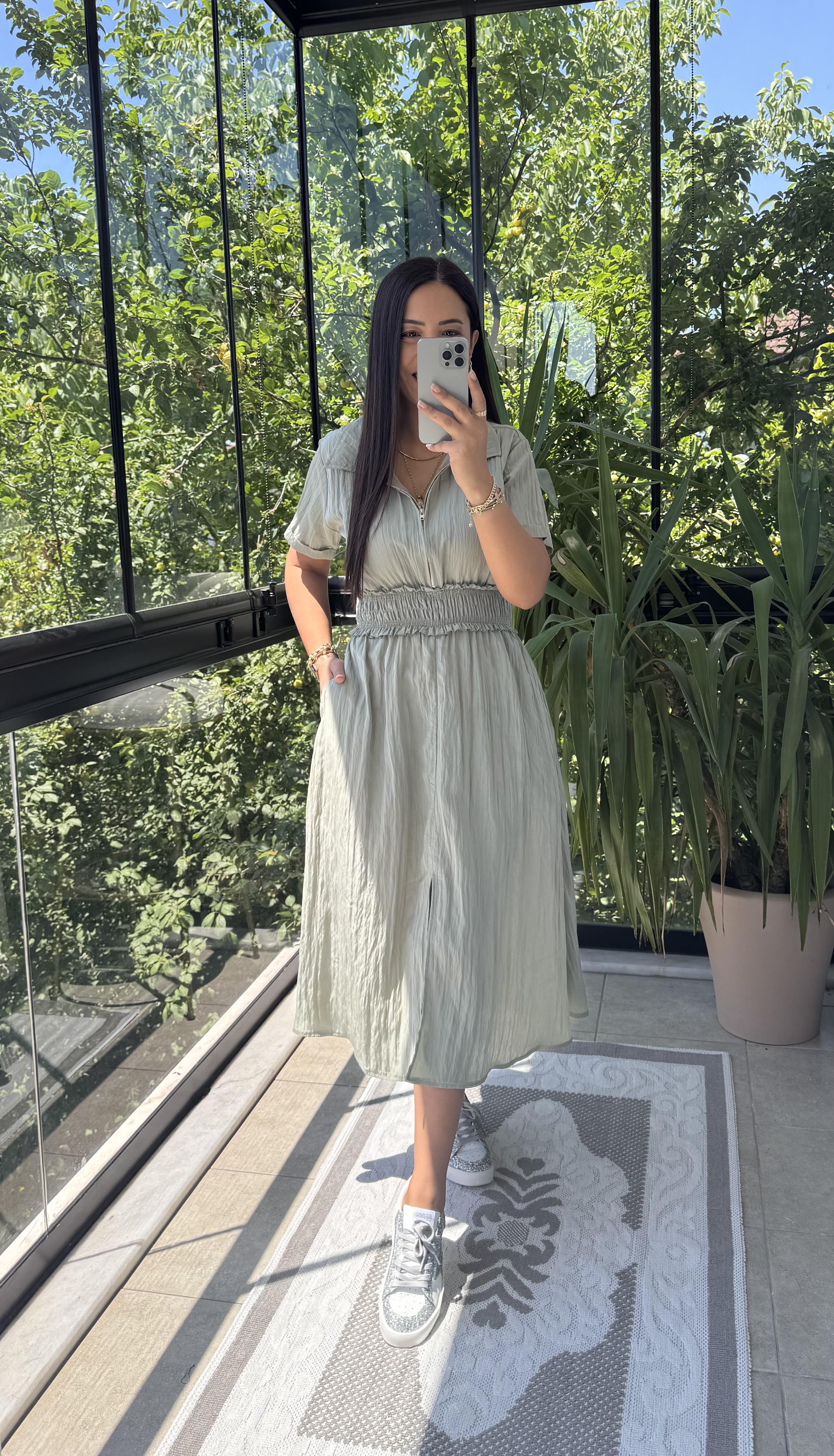 Beli Gipeli ve Fermuarlı İpeksi Elbise Çağla Yeşili