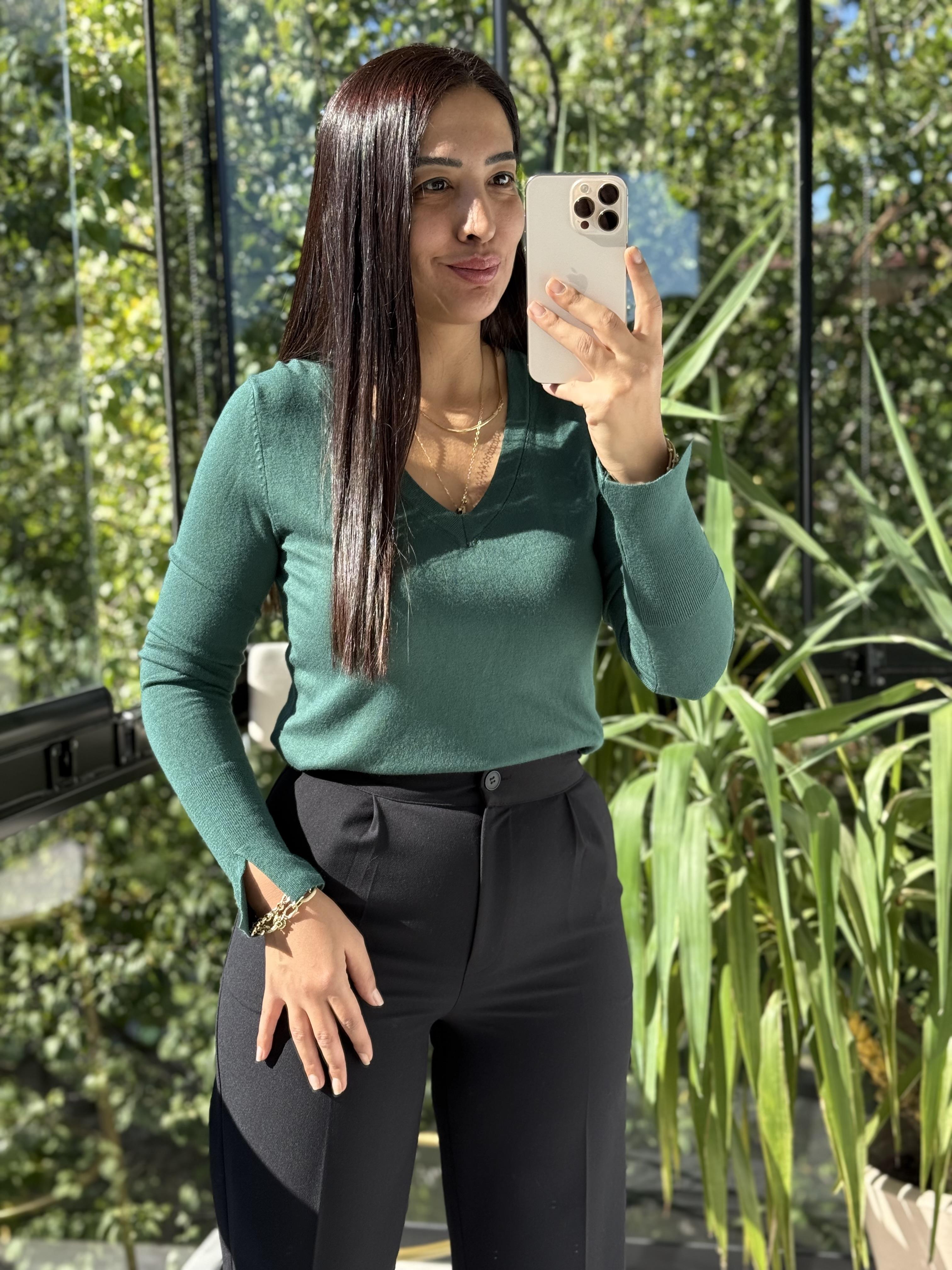 Dilvin V Yaka Kolu Yırtmaçlı Kazak Zümrüt