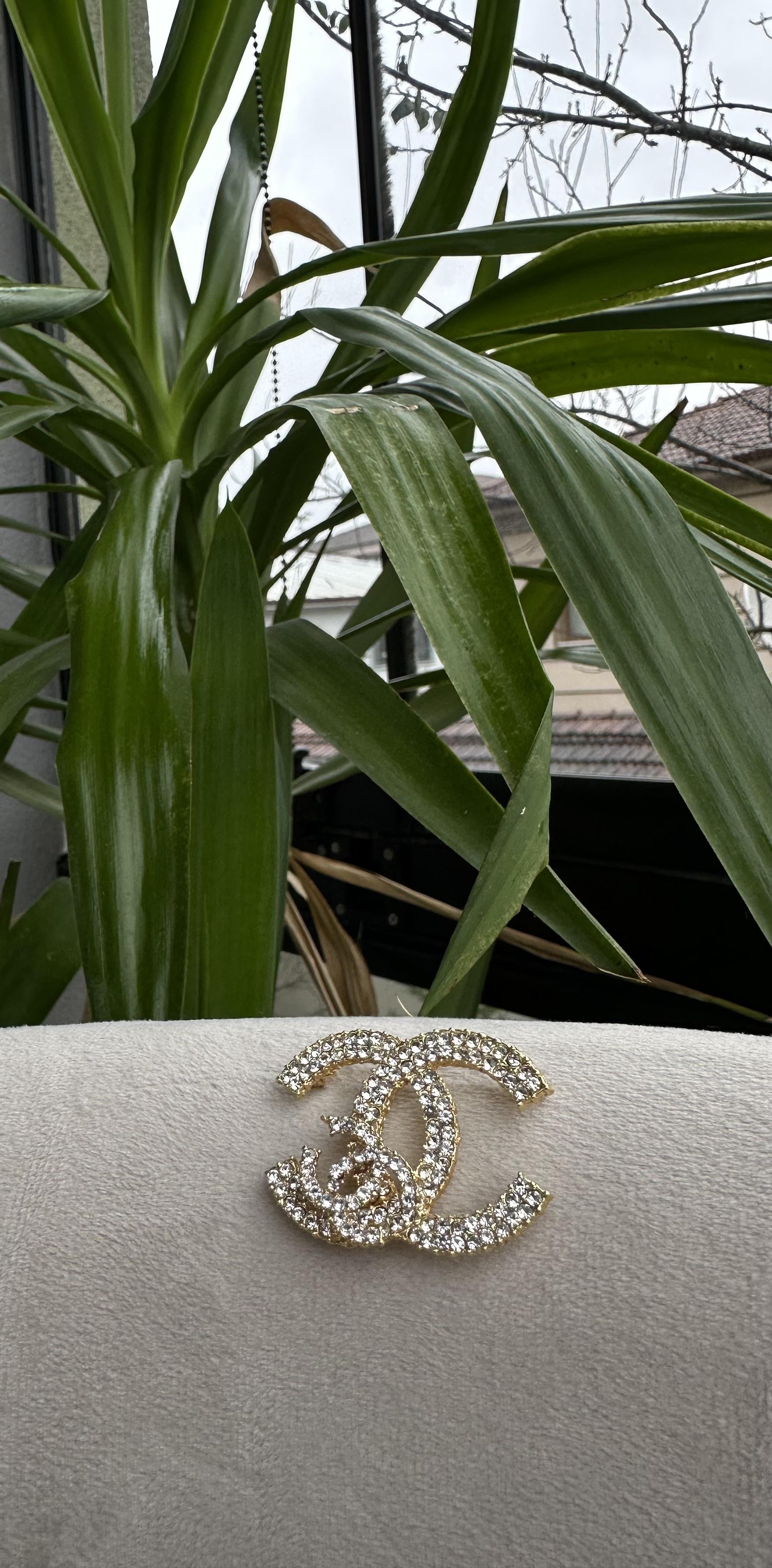 CC Detaylı Gold Broş 