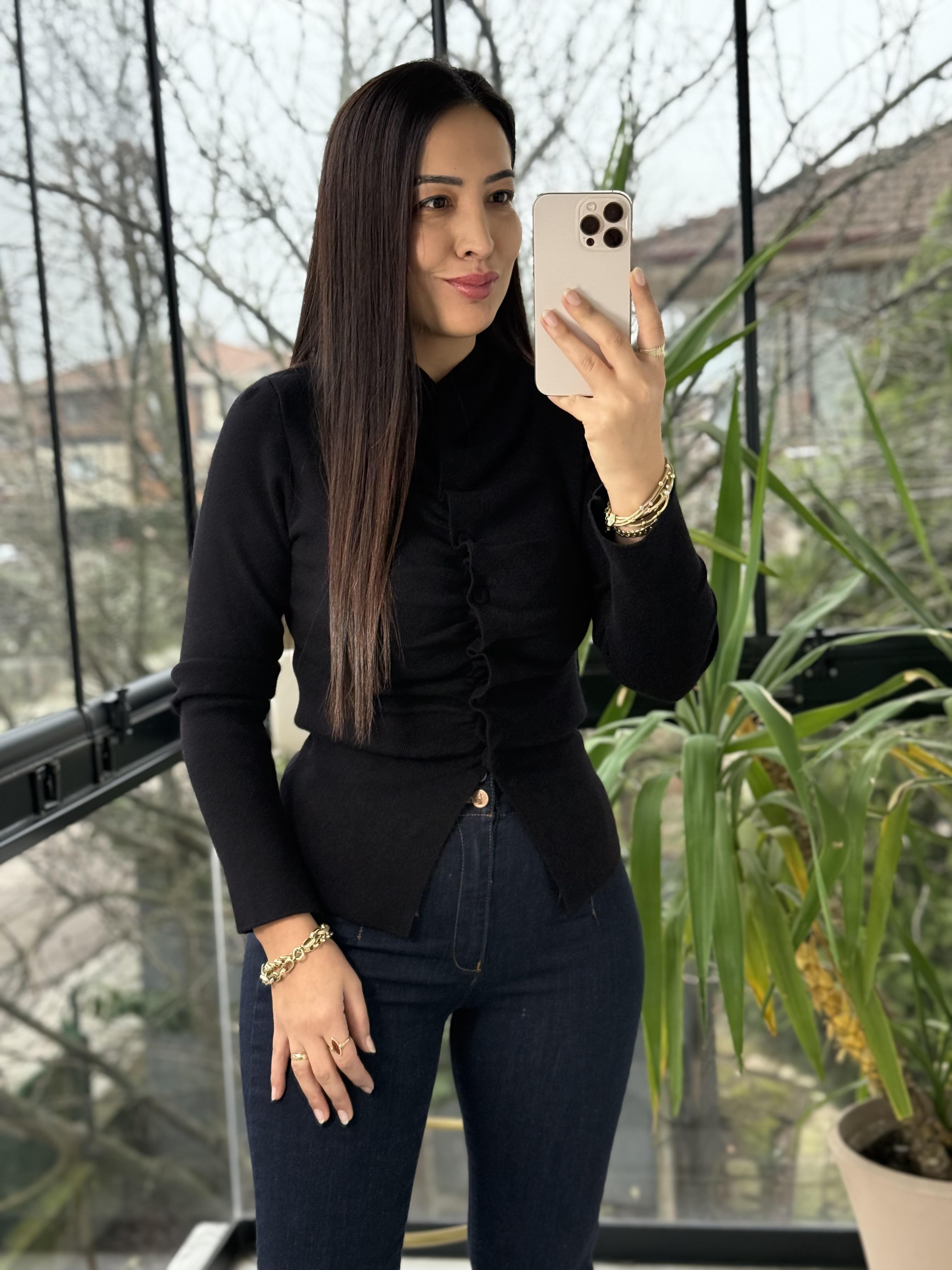 Önü Büzgülü Düğmeli Triko Hırka Siyah