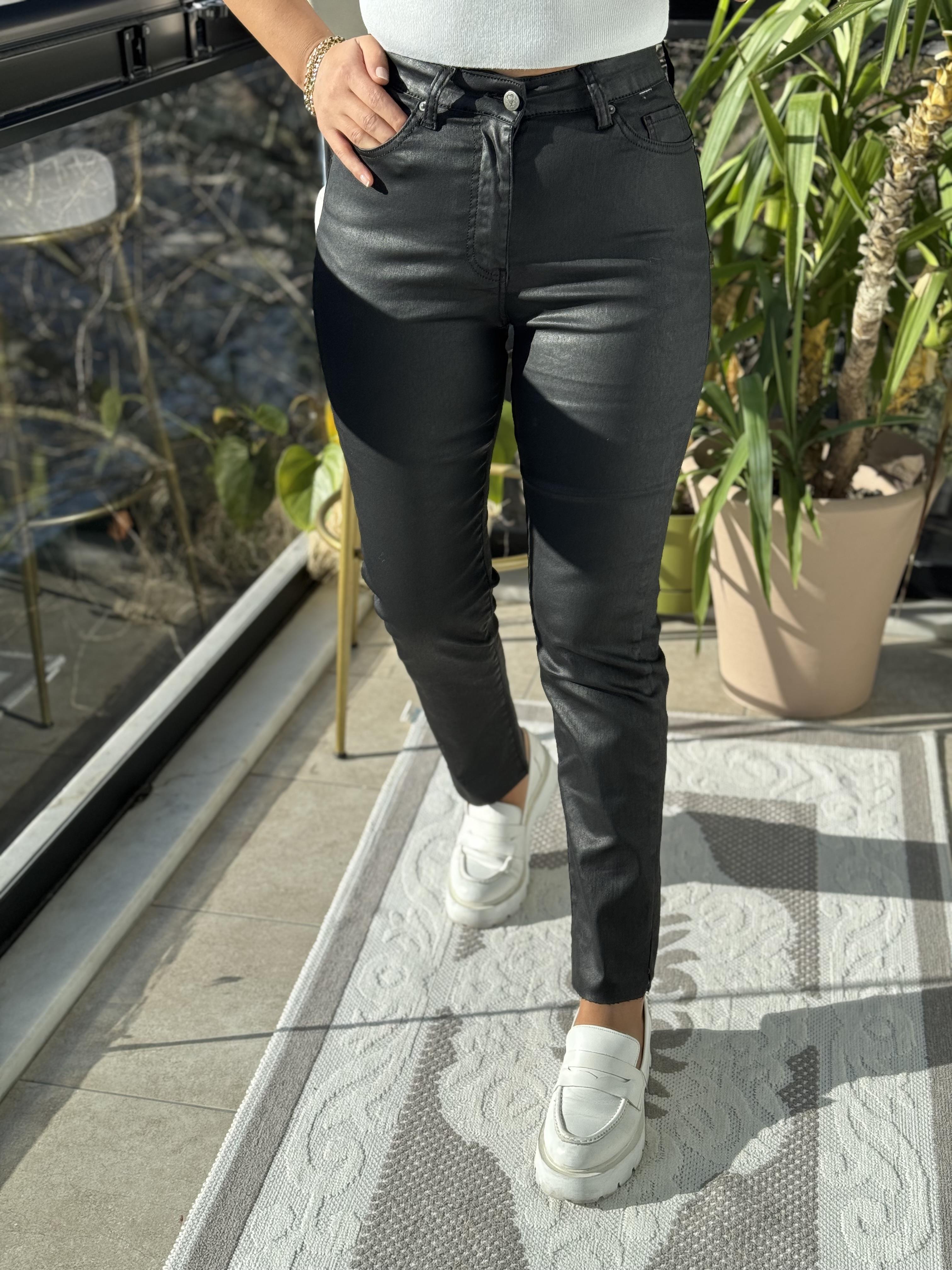 Deri Mum Kaplama Kesik Paça Jean Siyah