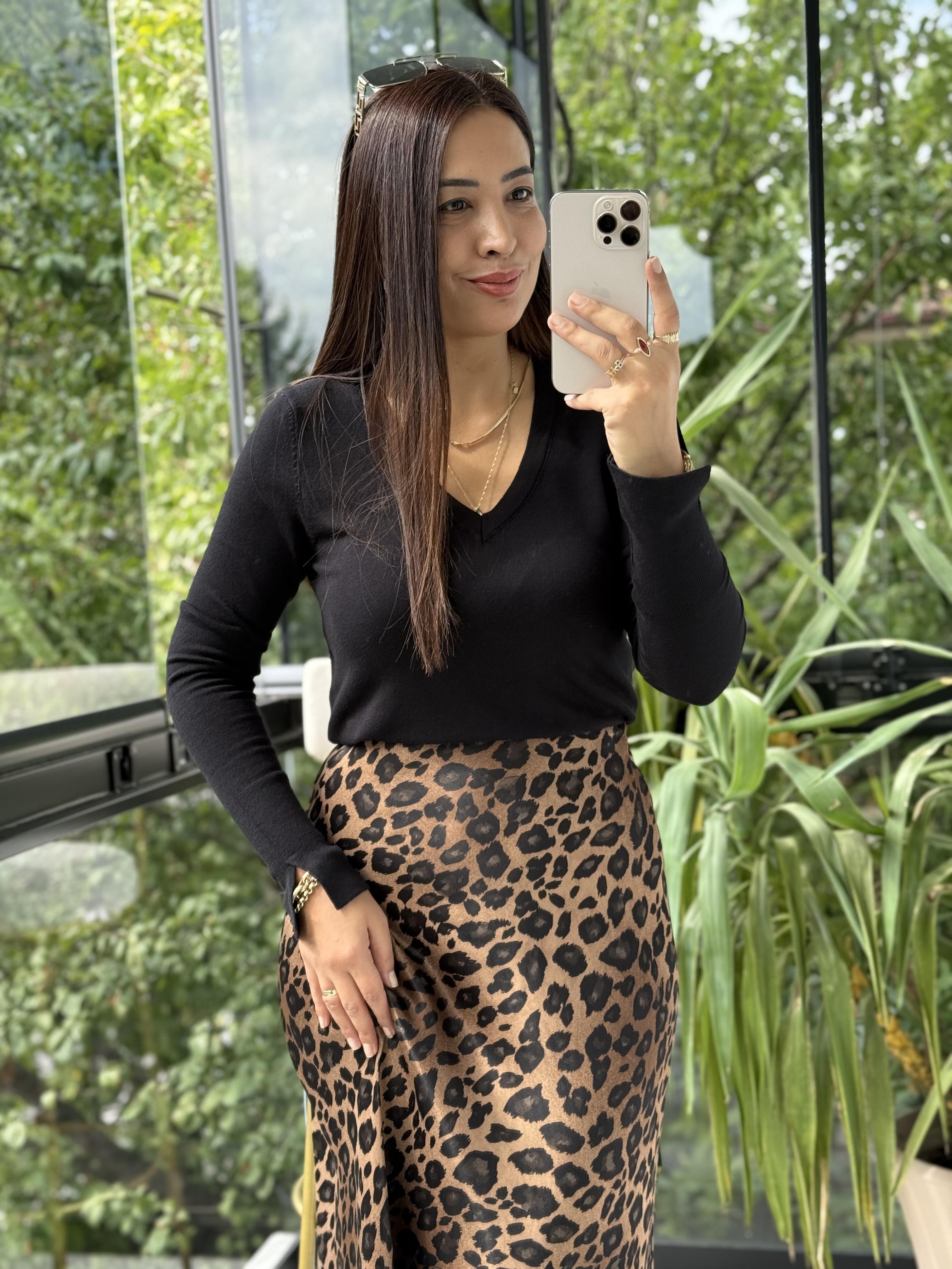 Dilvin V Yaka Kolu Yırtmaçlı Kazak Siyah