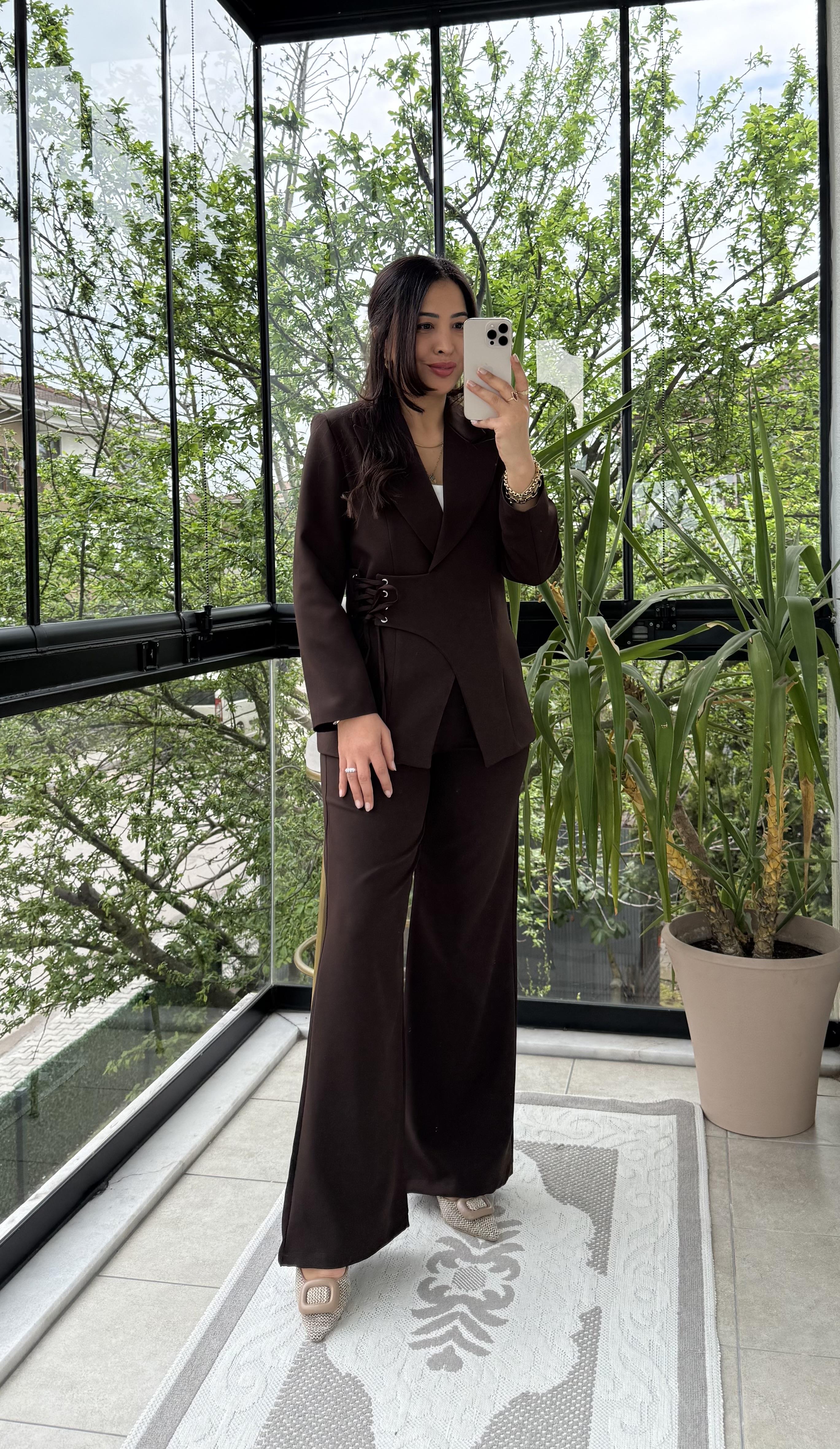 Yandan Kuş Gözlü Takım Kahve