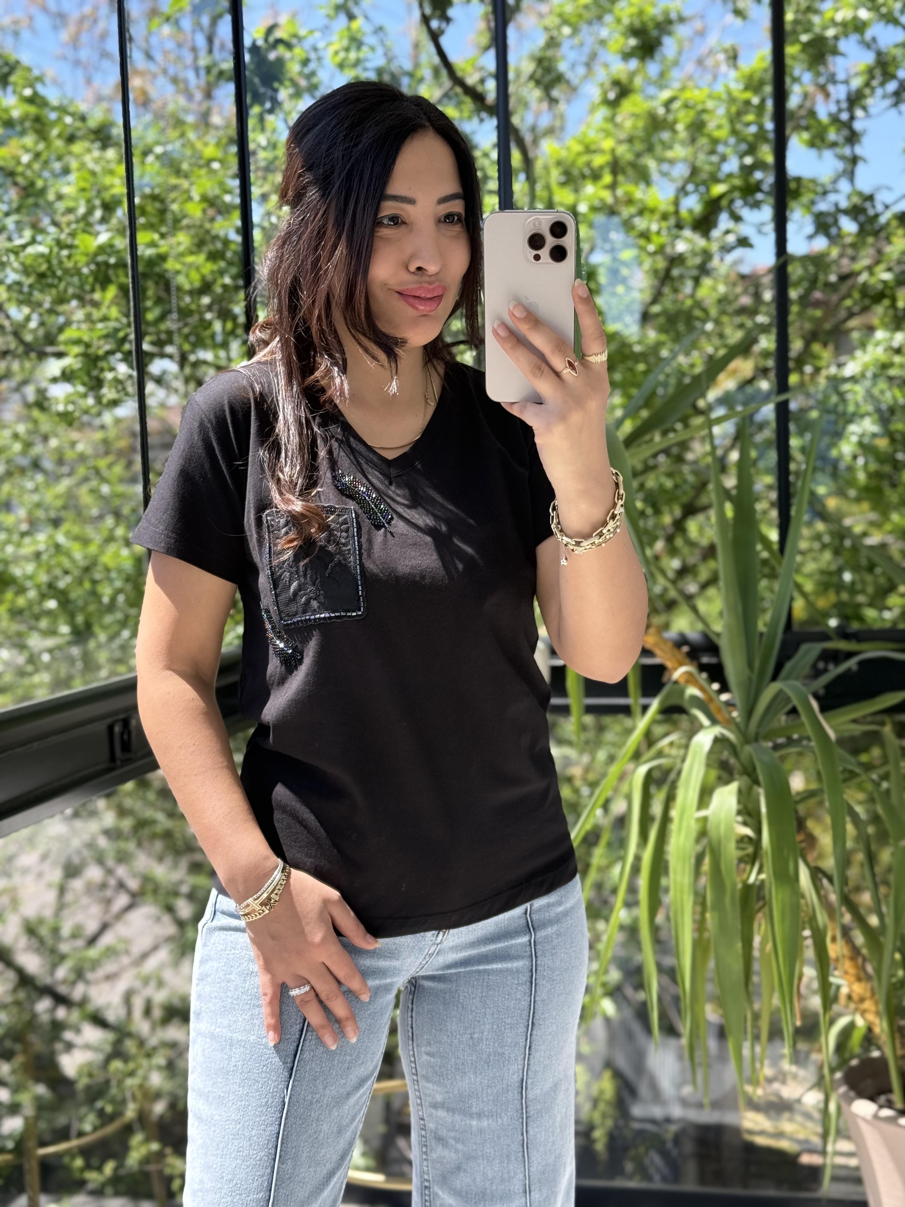 Başak Cep Detaylı Tişört Siyah