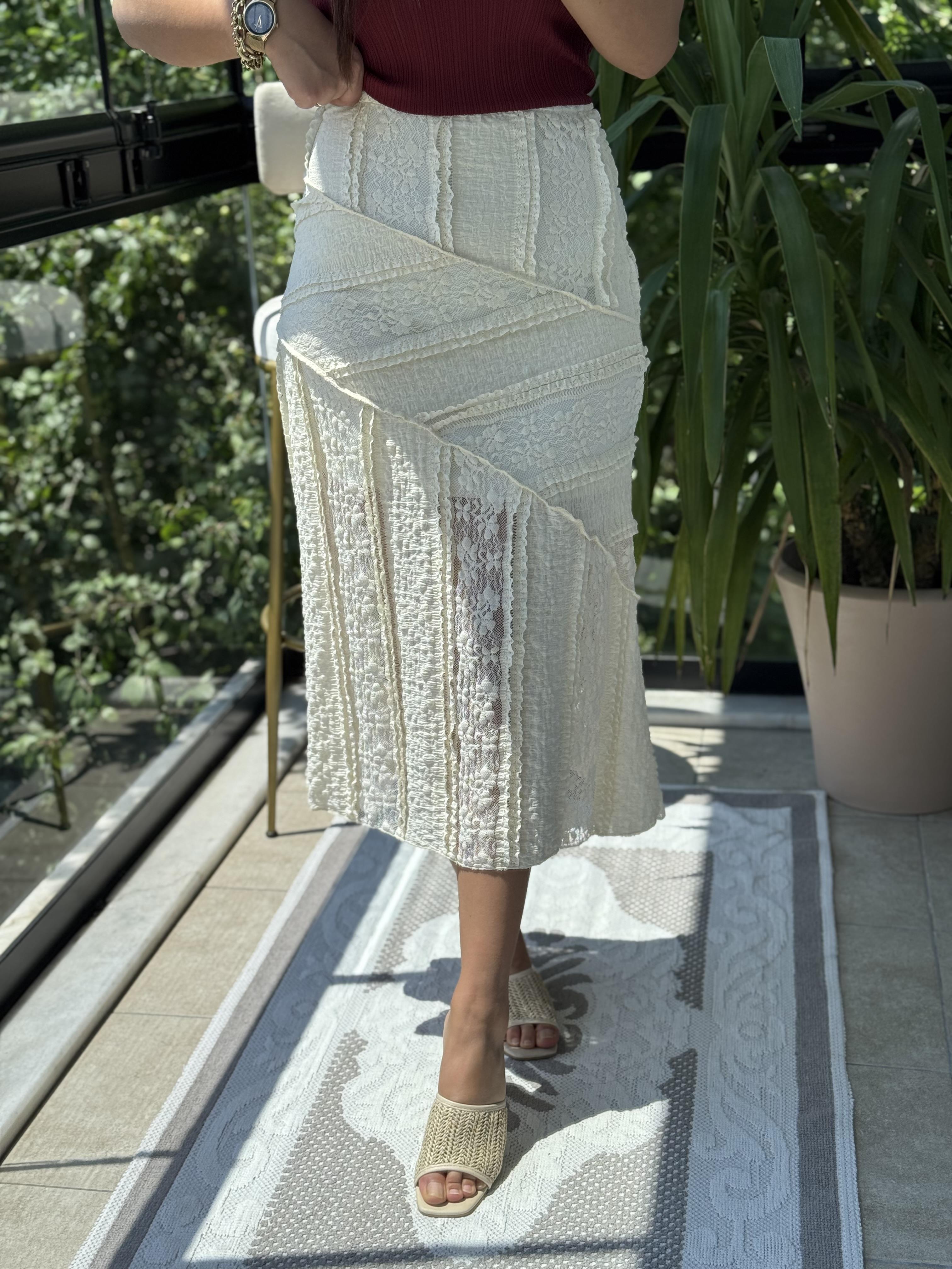 Güpürlü Natural Etek