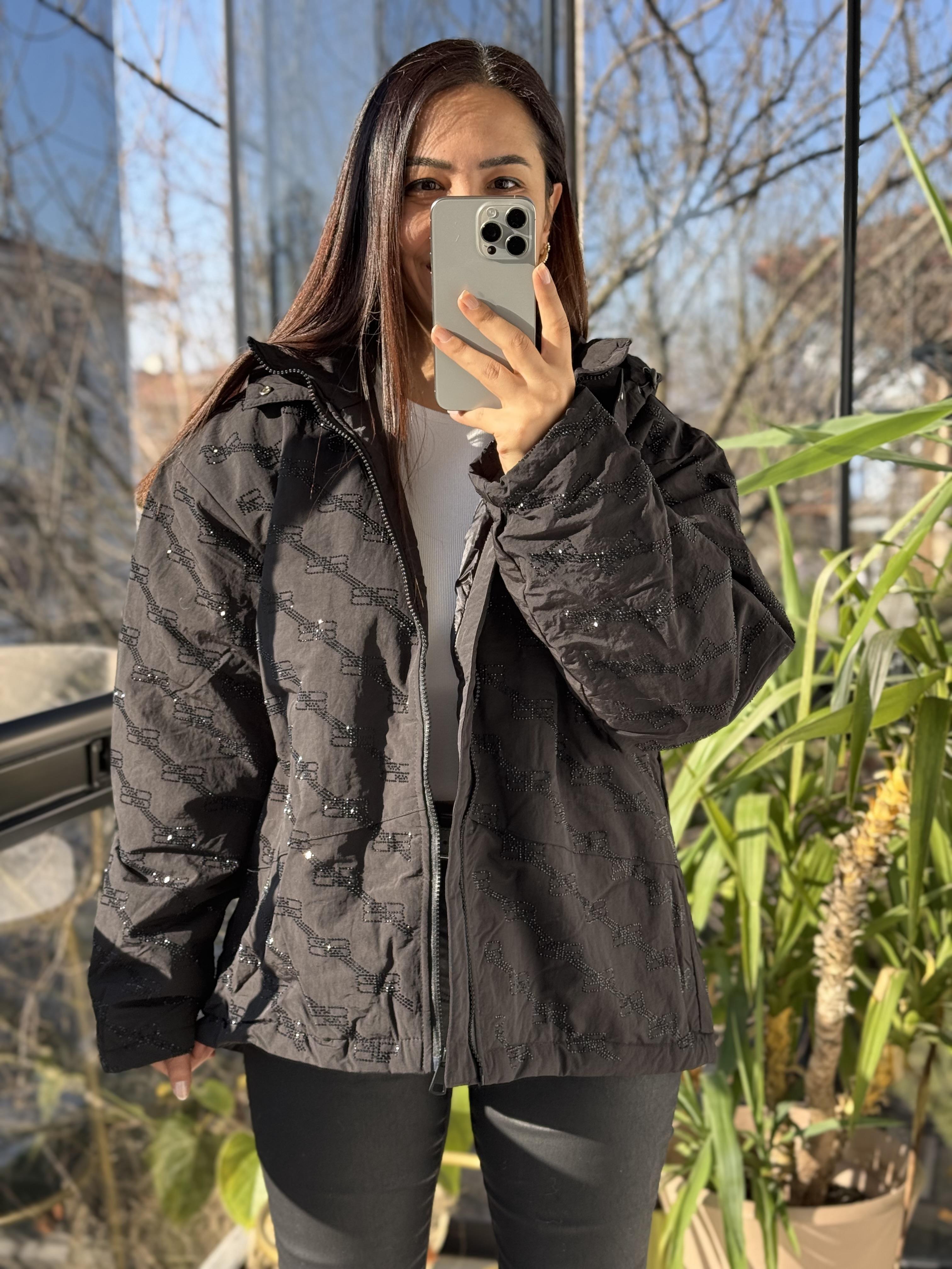 İthal Taşlı Şişme Mont Siyah