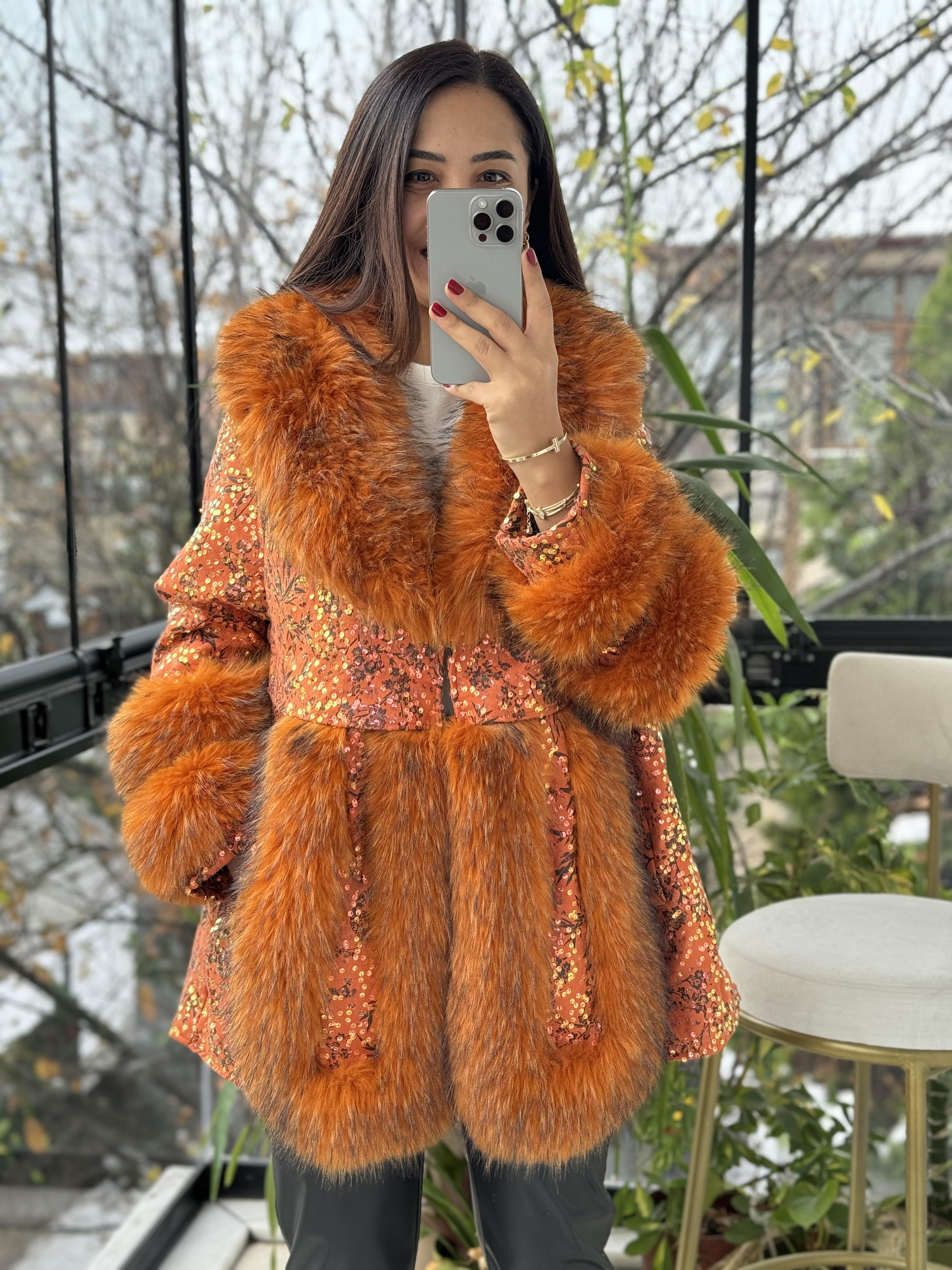 İthal Yakası Kolları Kürklü Mont Turuncu