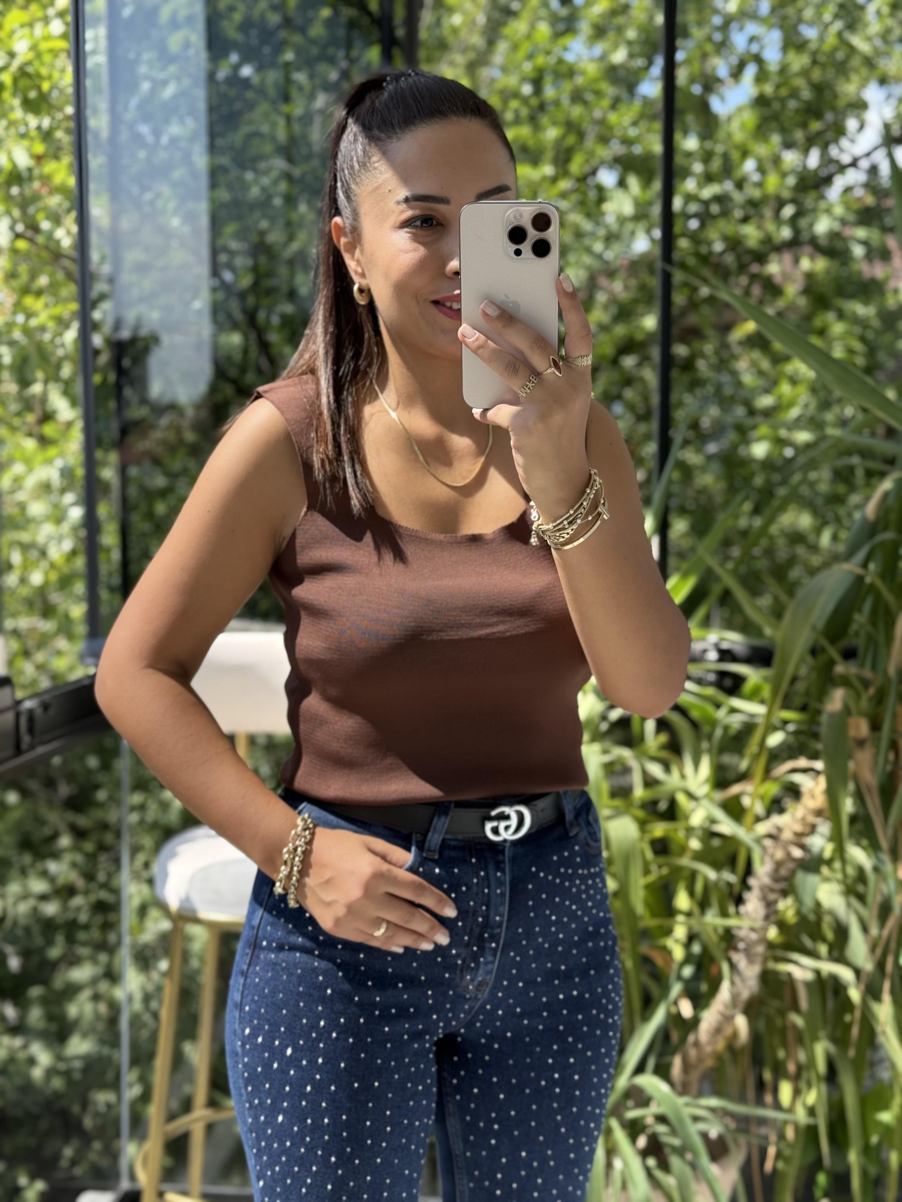 Kare Yaka Atlet Koyu Kahve