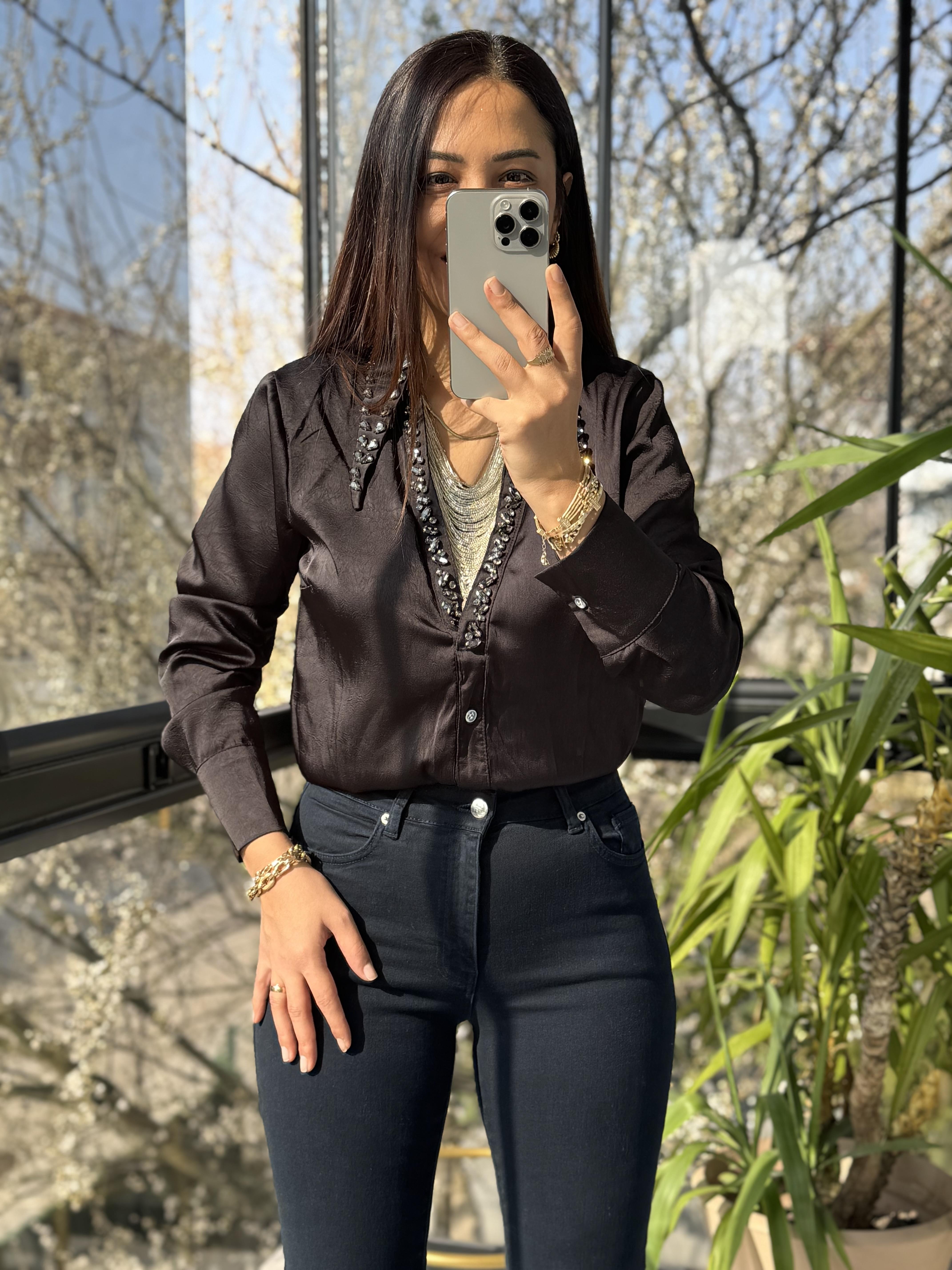 Kolye Detaylı Gömlek Siyah