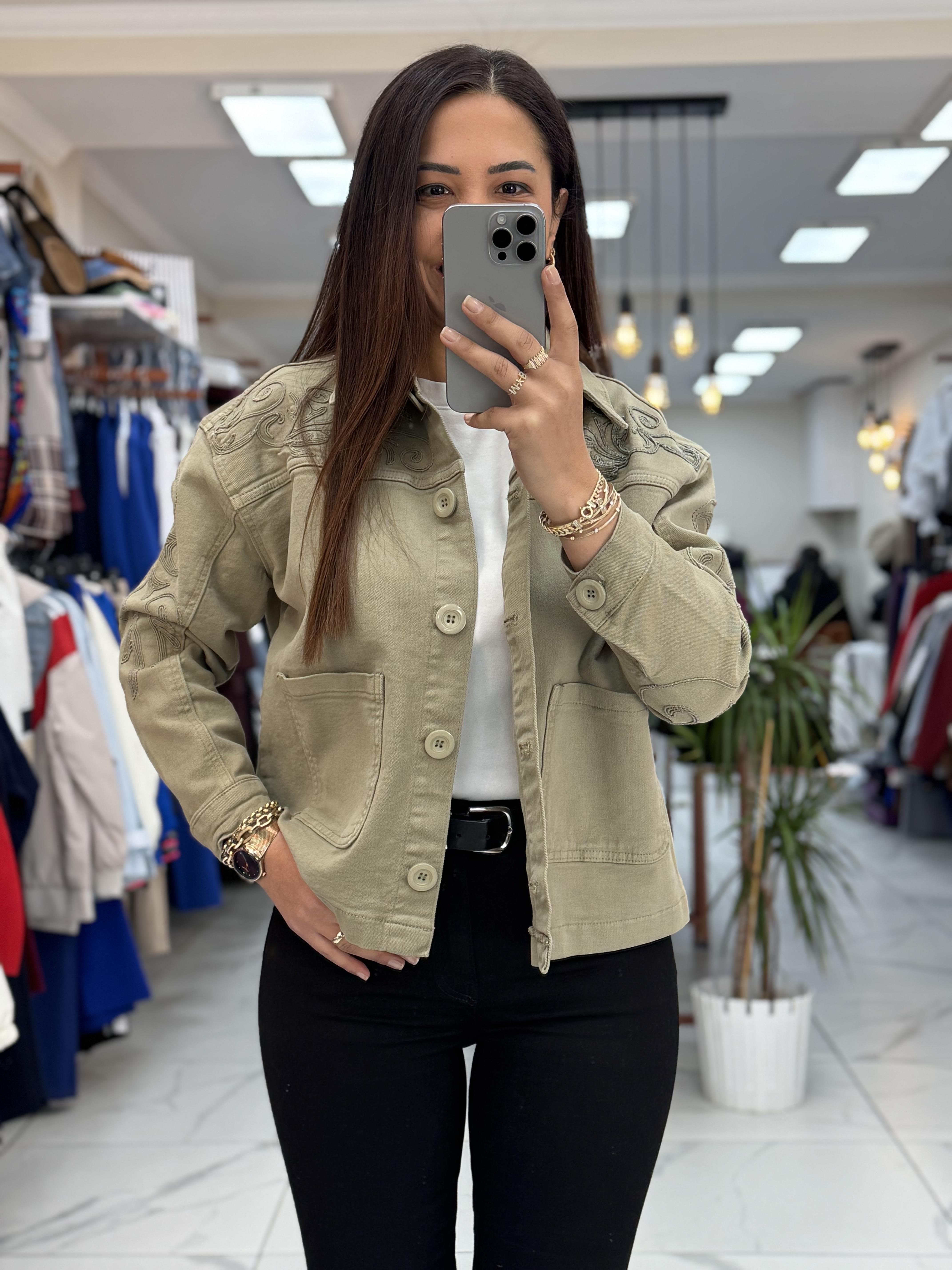 Omzu Nakışlı Gabardin Ceket Haki Yeşili