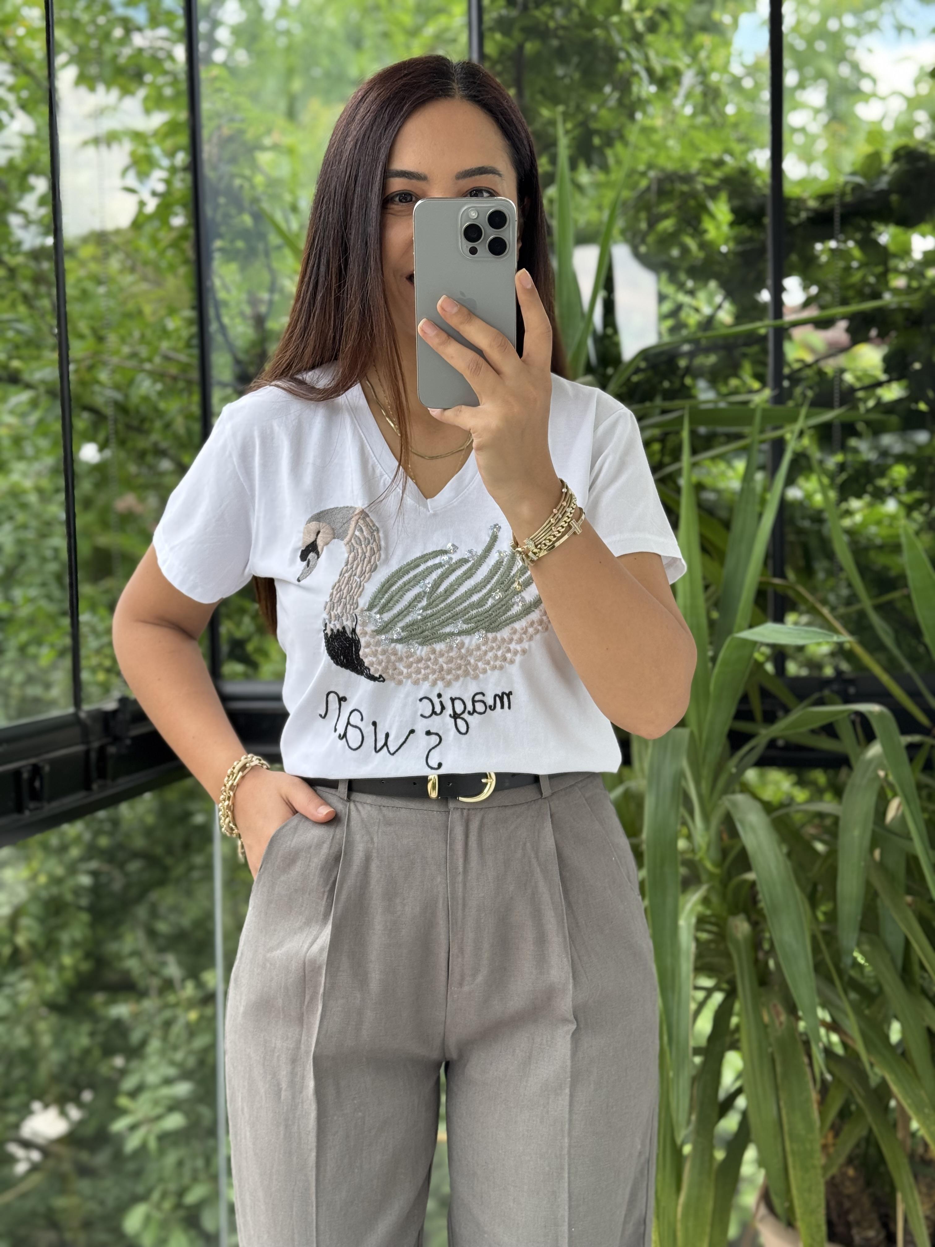 Pamuklu Tişört Kuğu Nakışlı