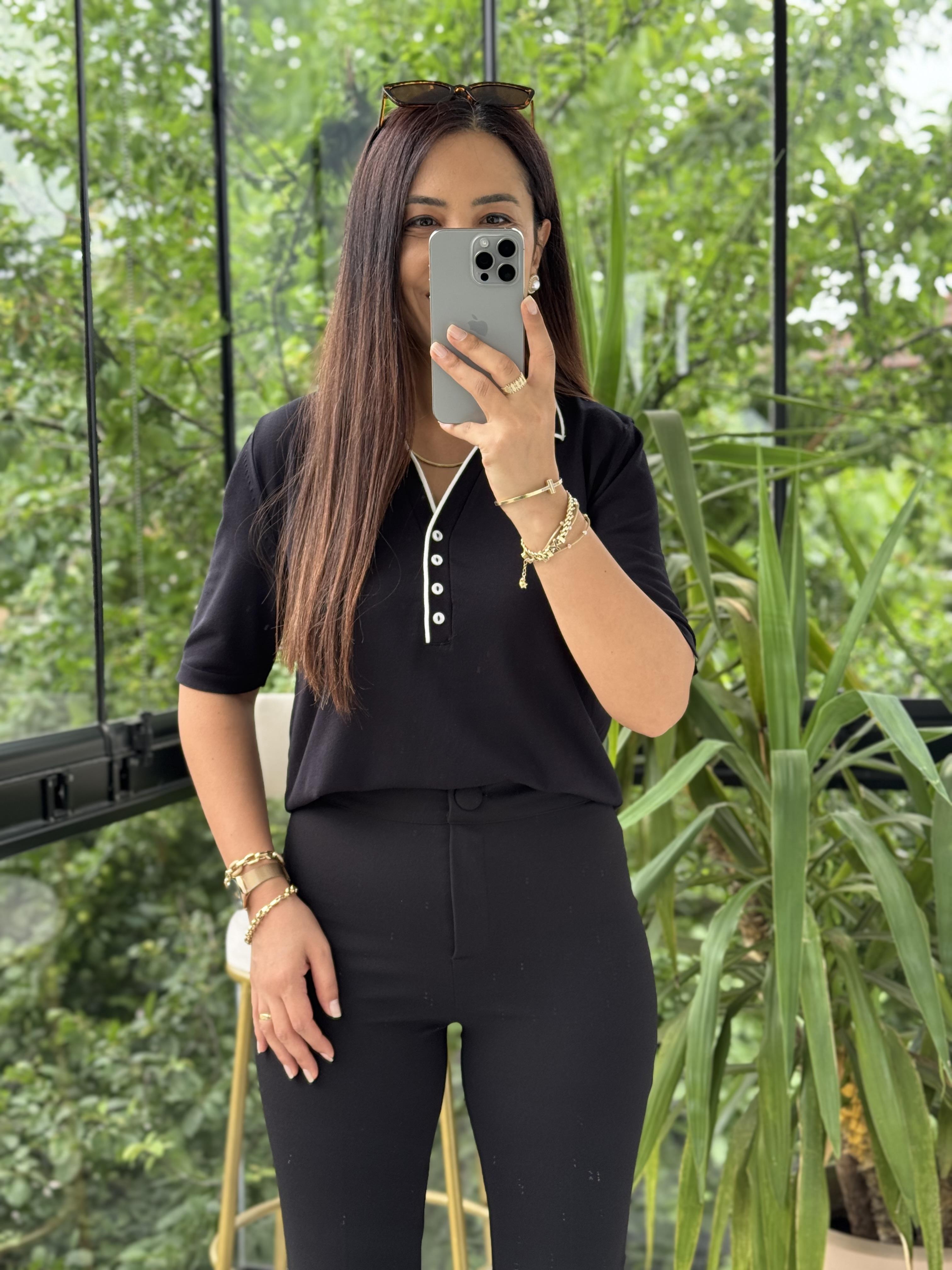 Polo Yaka Özel Düğmeli Triko Bluz Siyah