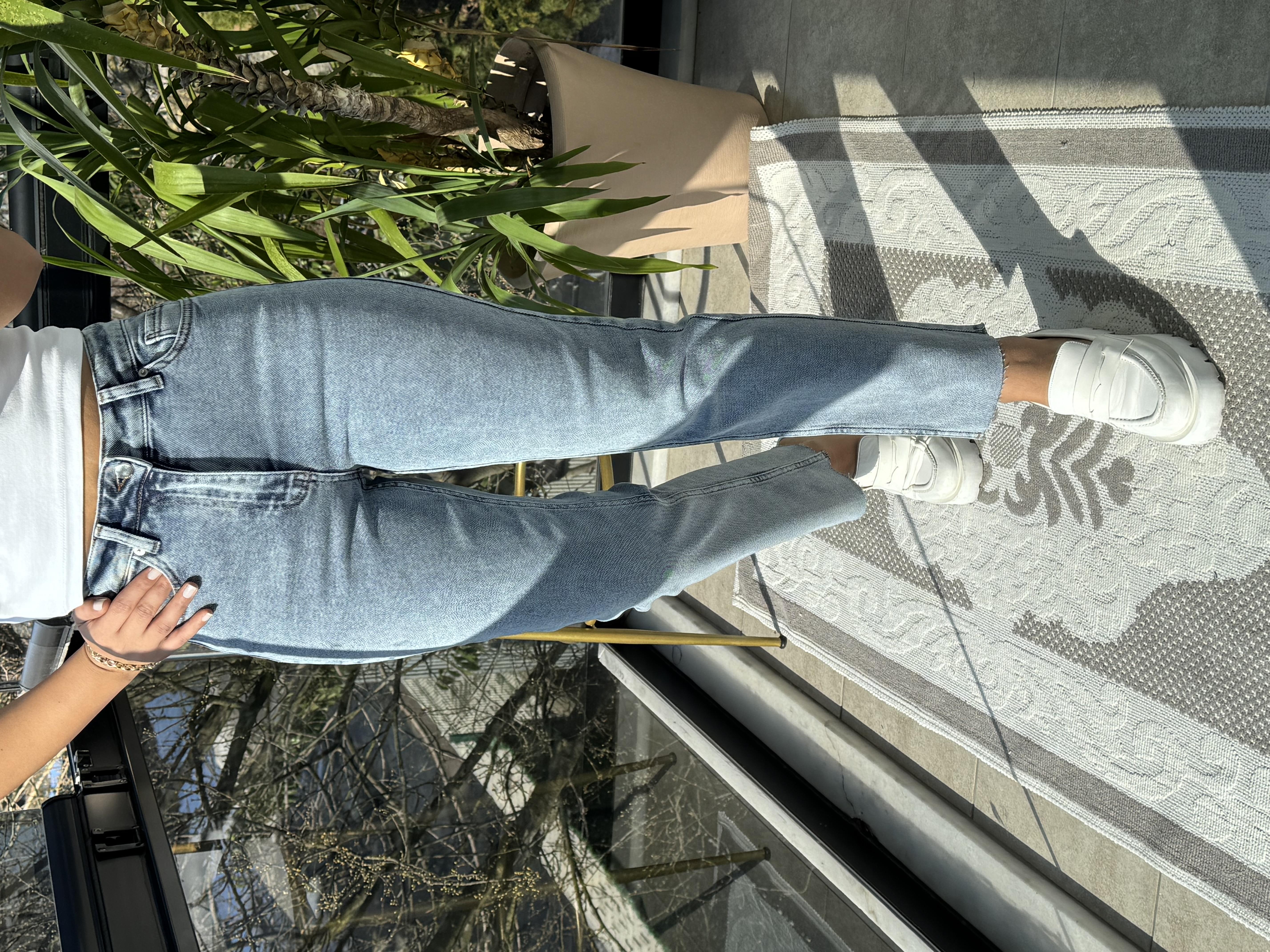 Premium Kalite Kesik Paça Jean Kar Yıkama