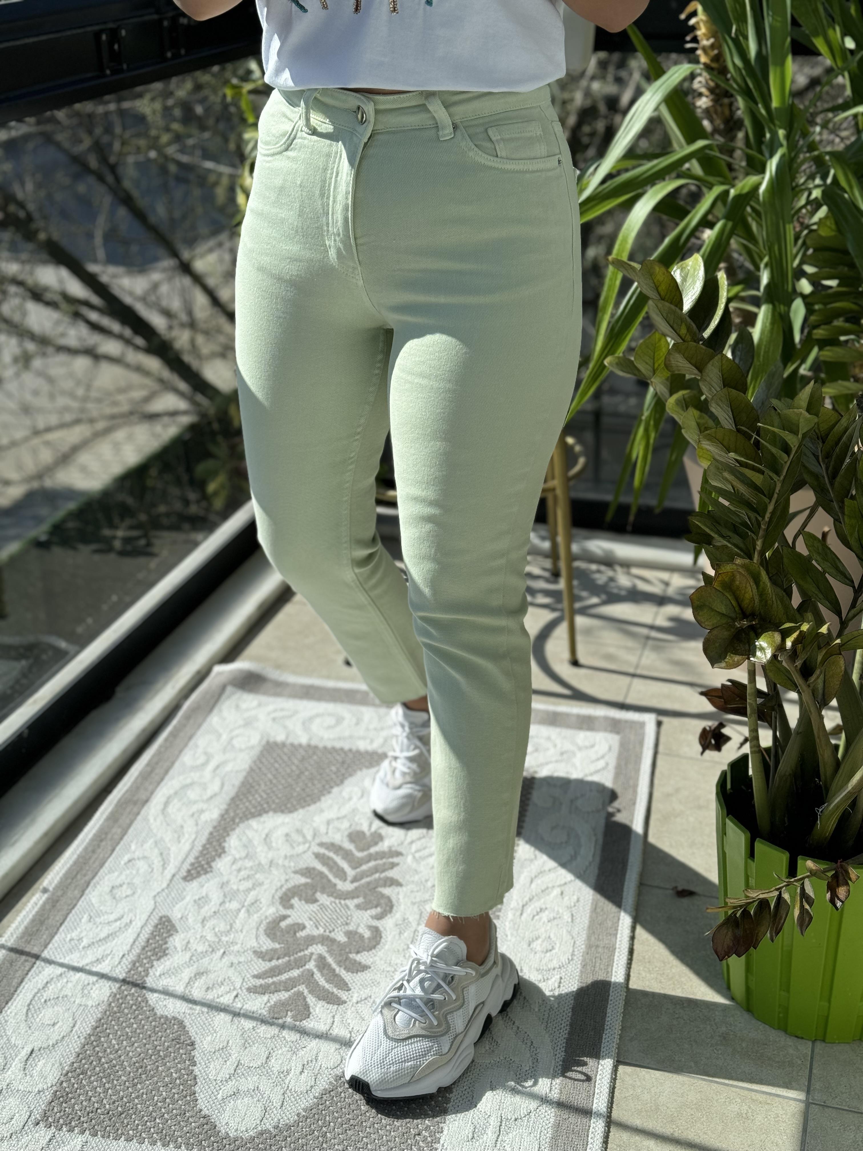 Premium Kalite Renkli Kesik Paça Jean Su Yeşili