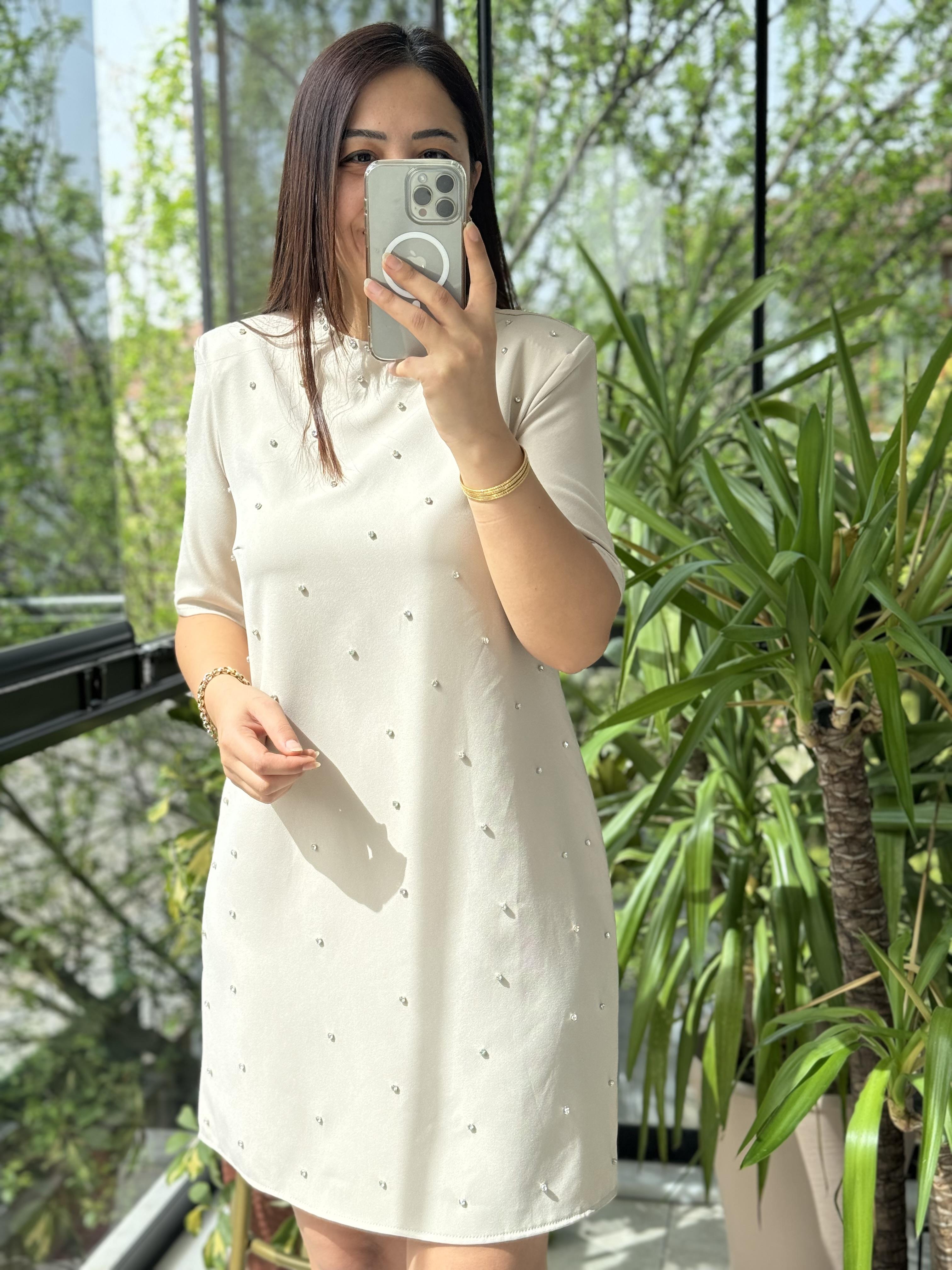 Taşlı Kısa Elbise Bej