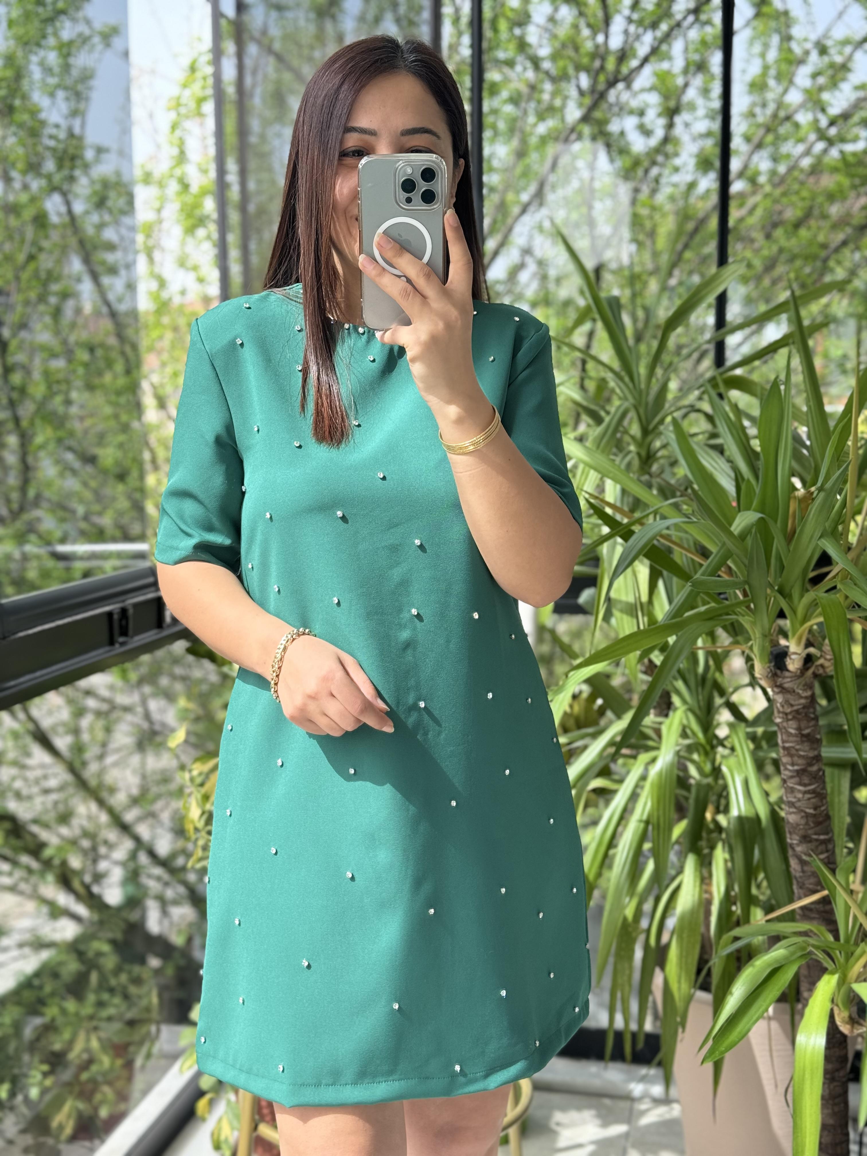 Taşlı Kısa Elbise Zümrüt