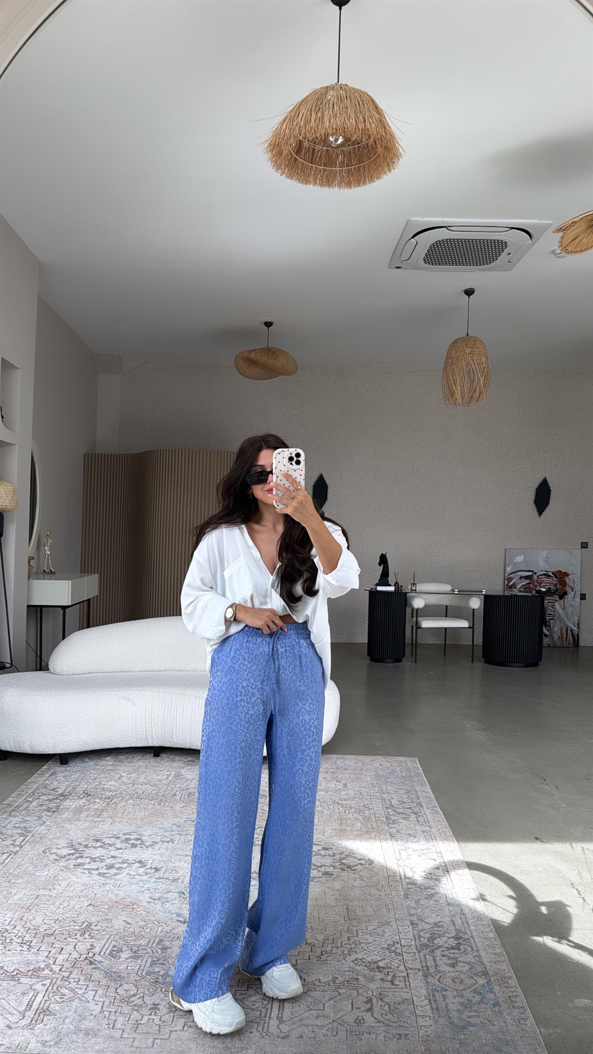 Açık Mavi Leopar Desenli İpek Saten Pantolon