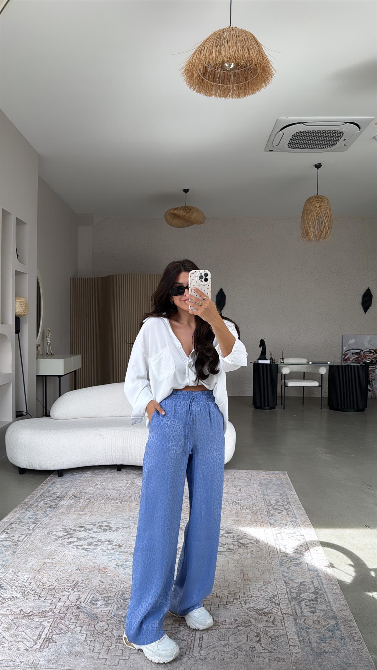 Açık Mavi Leopar Desenli İpek Saten Pantolon