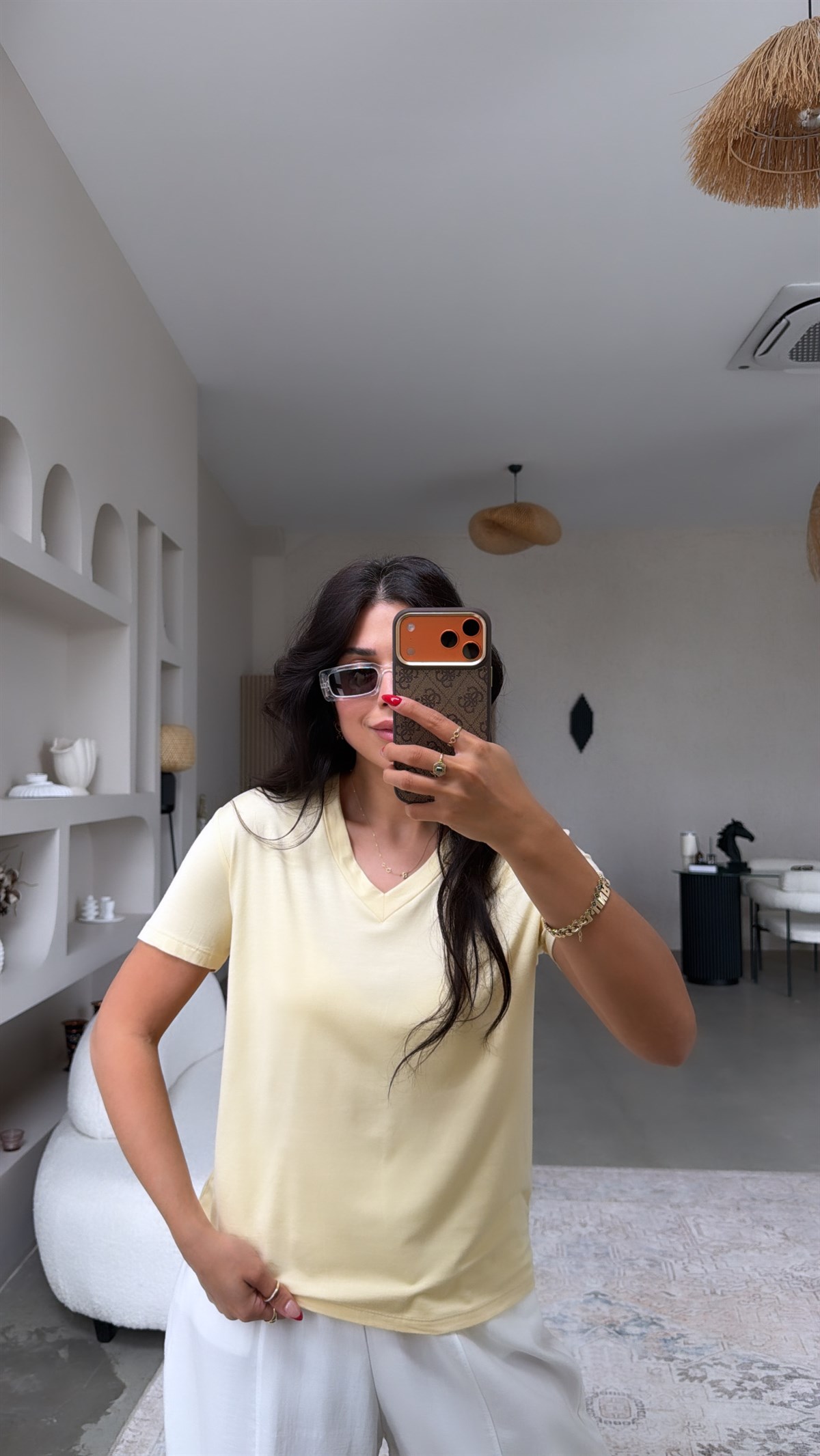 Açık Sarı V Yaka Viskon Basic Tshirt
