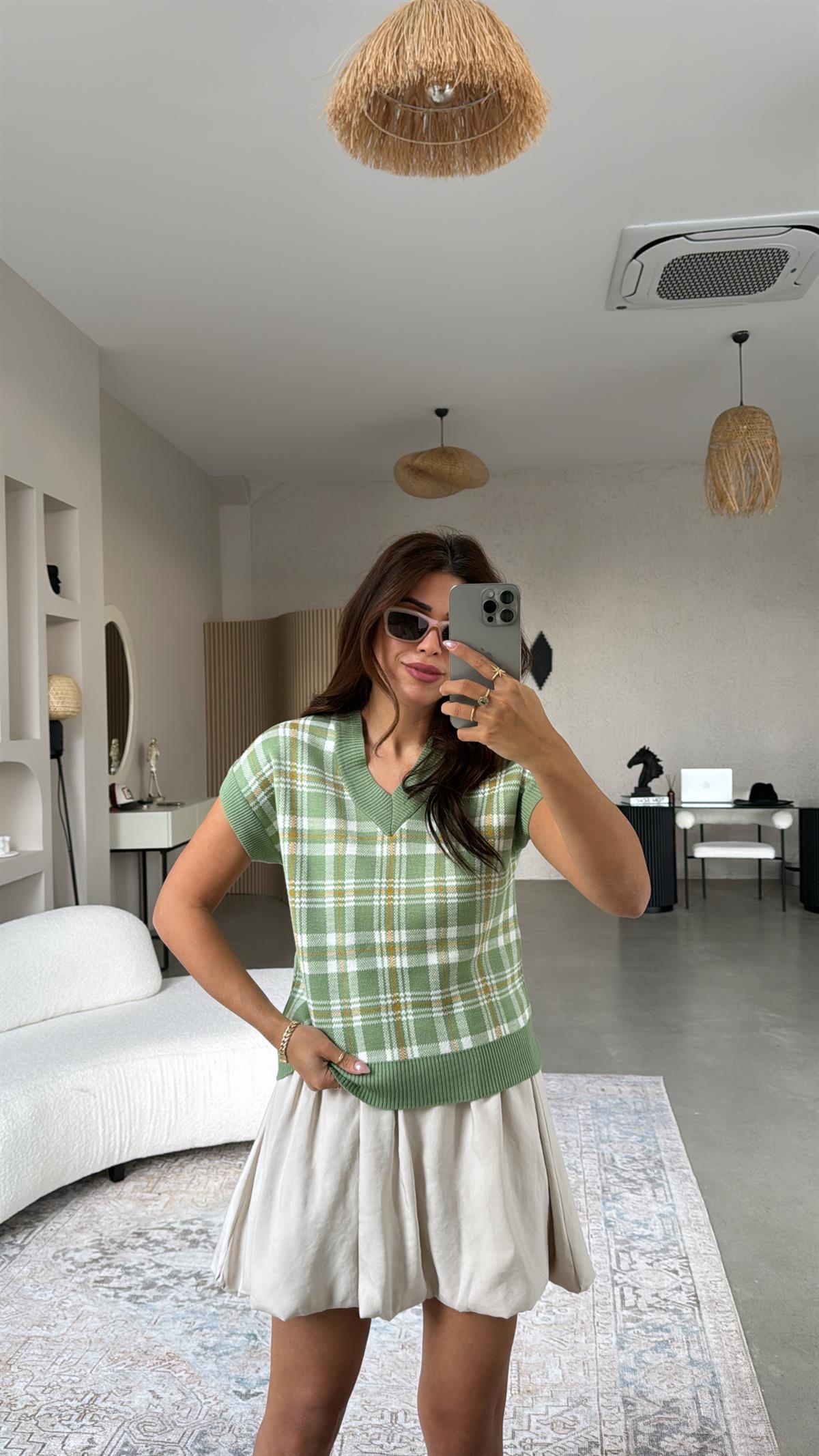 Açık Yeşil Kare Desenli Triko Bluz