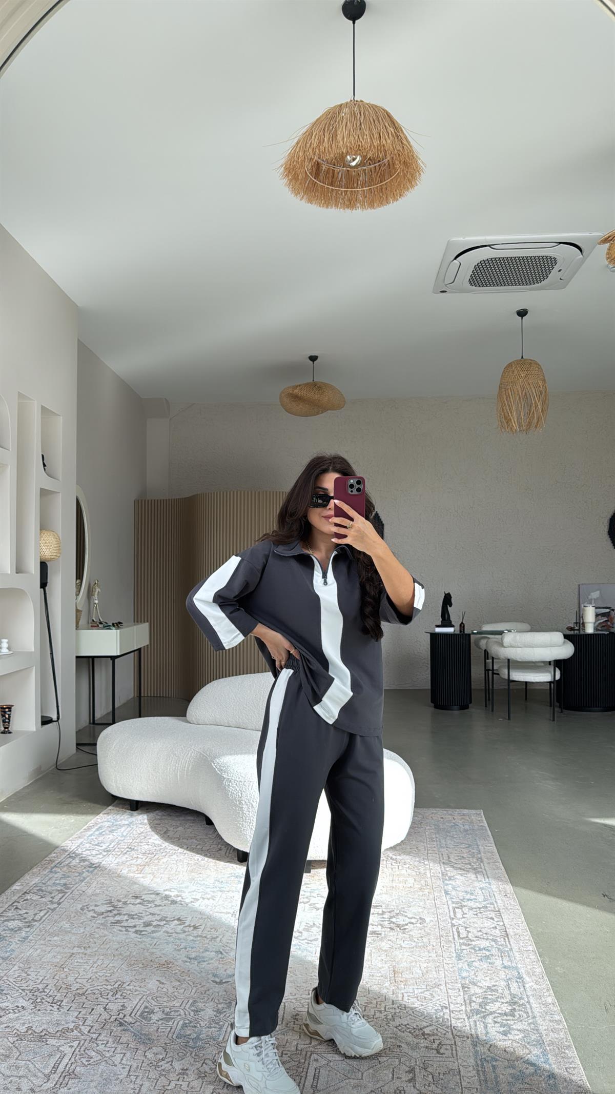 Antrasit Beyaz Şerit Detaylı Eşofman Takımı